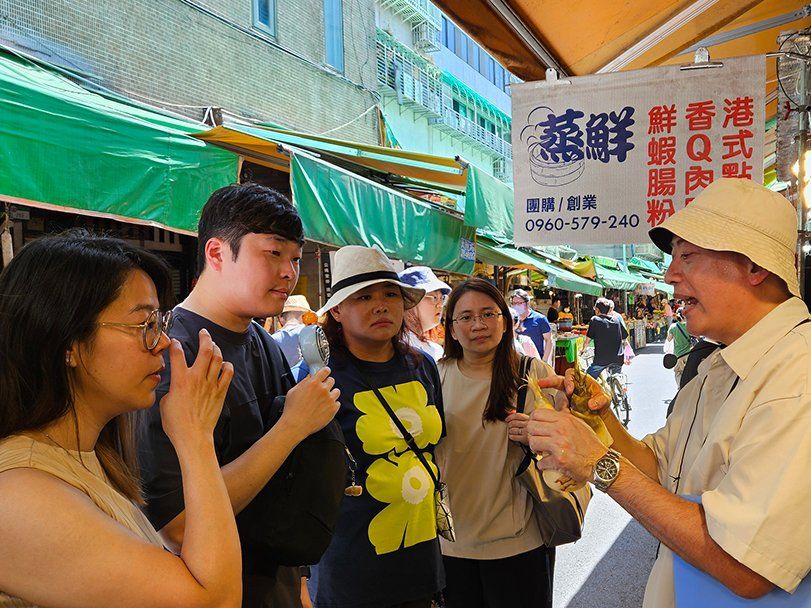Taipei Market Secrets & The Authentic Braised Pork Rice Experience