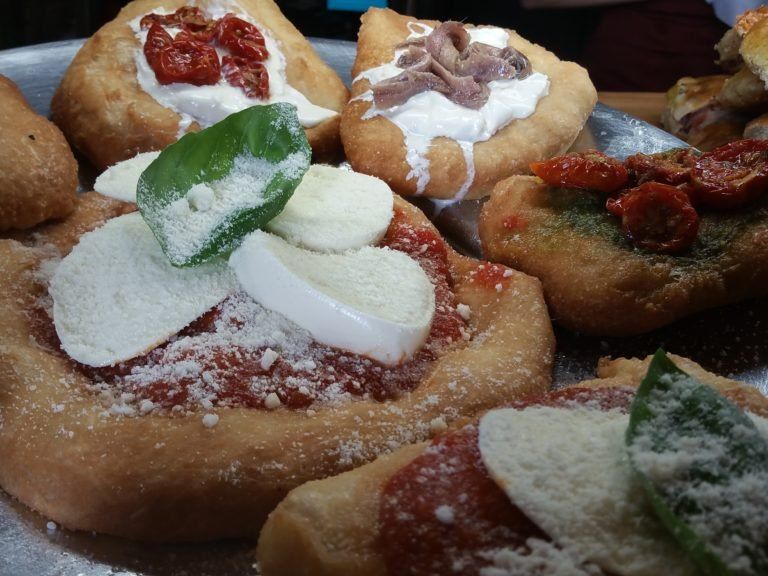 Pizza Tasting off the Beaten Path near the Colosseum at Sunset