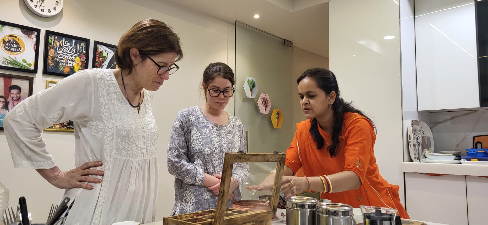 Suroth House Cooking Class with Market Tour