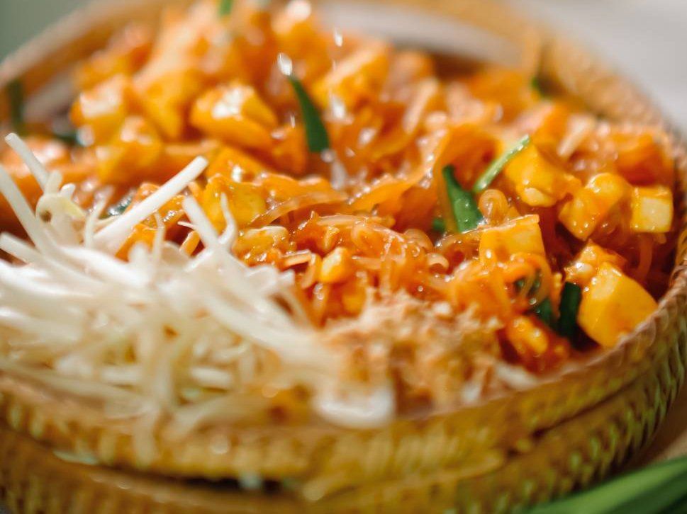 Sustainable Thai Cooking Class & Gentle Giant Feeding Experience