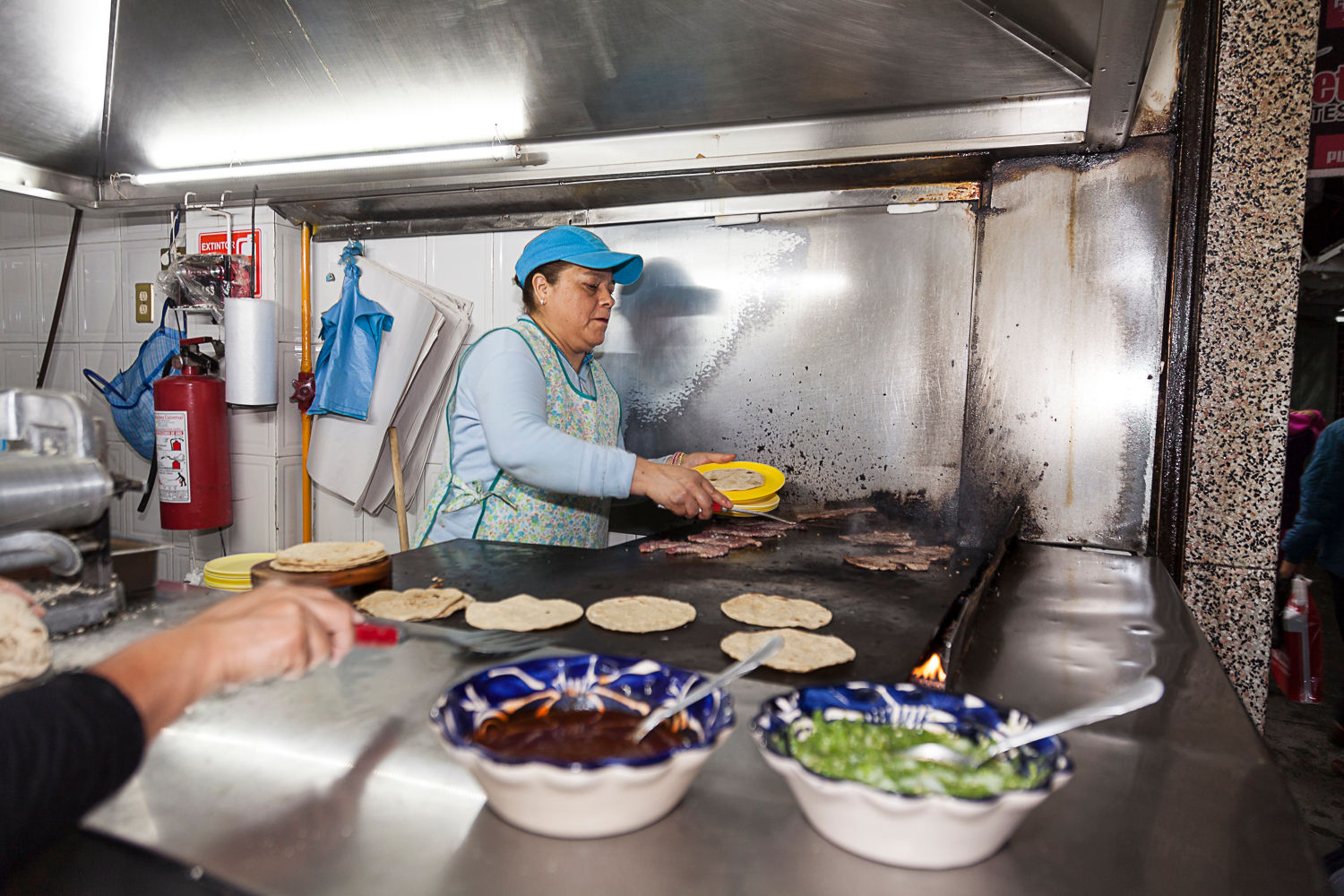 Ausgehen in Mexiko-Stadt: Eine tägliche Tour durch Tacos, Bier und Mezcal mit einem kulinarischen Experten