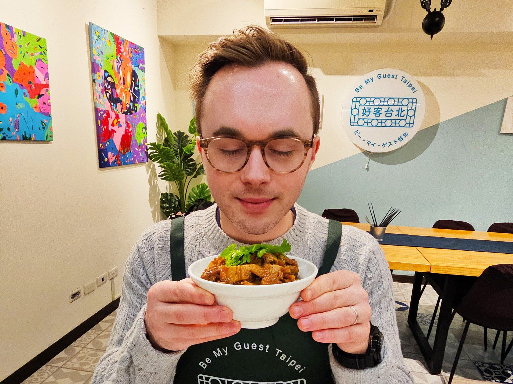 Taipei Market Secrets & The Authentic Braised Pork Rice Experience
