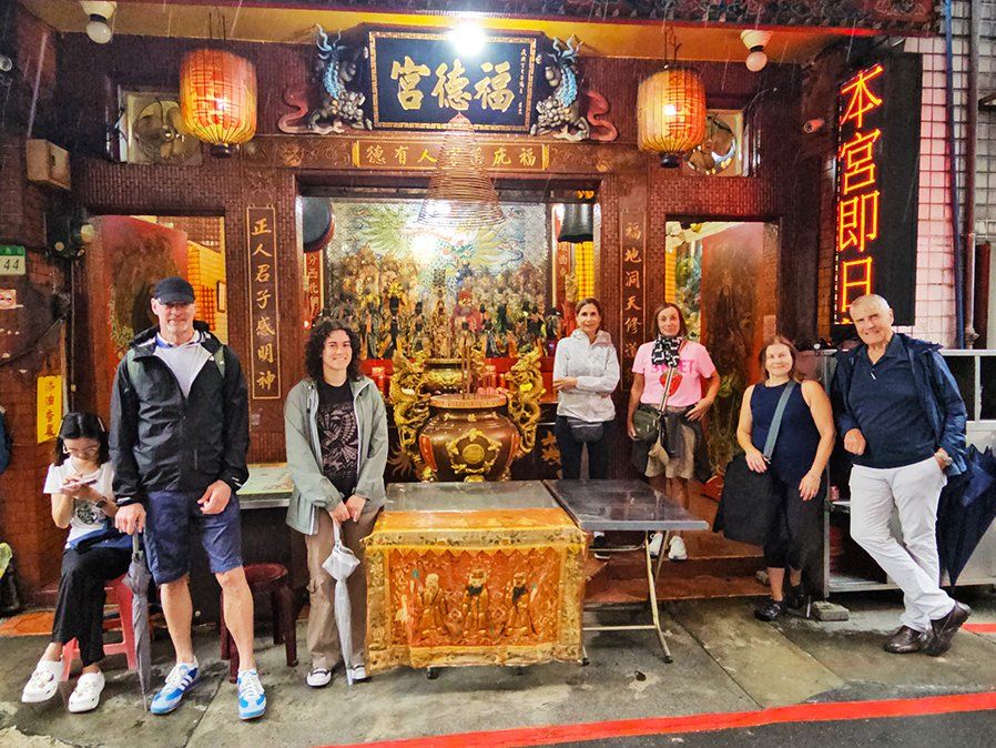 Taipei Market Secrets & The Bountiful Stir-Fried Rice Experience