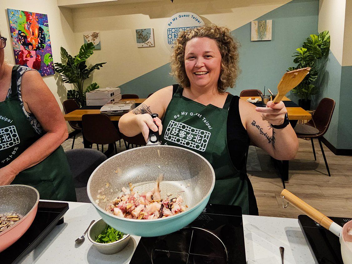 Taipei Market Secrets & The Bountiful Stir-Fried Rice Experience