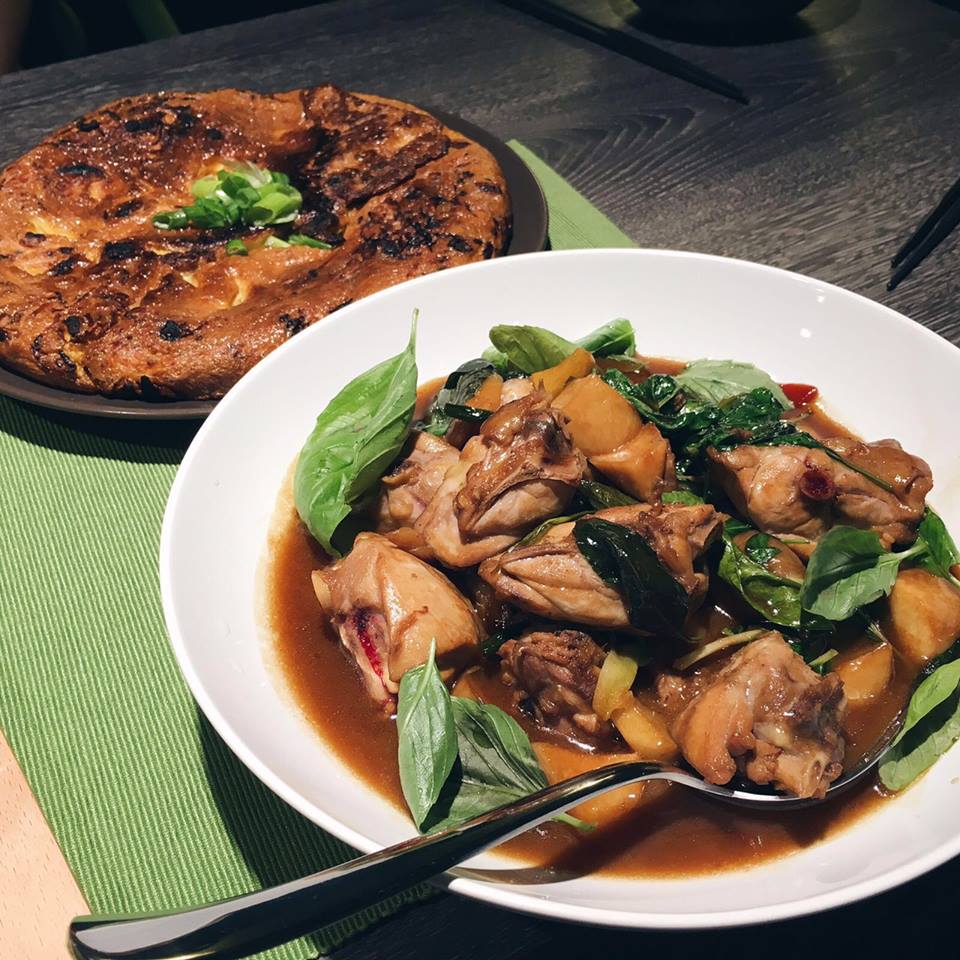 In-depth Cultural Exchange with Taiwanese Home Cooking Class and Market Tour