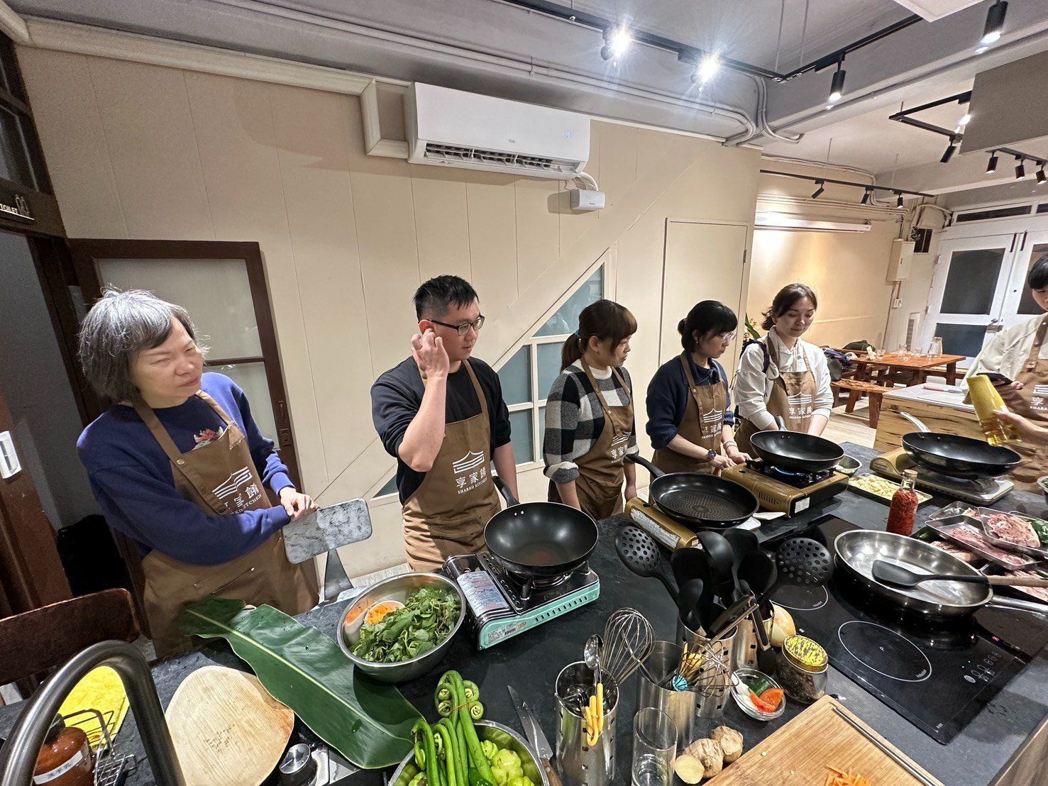 Taiwanese Indigenous Cuisine Experience in Dadaocheng