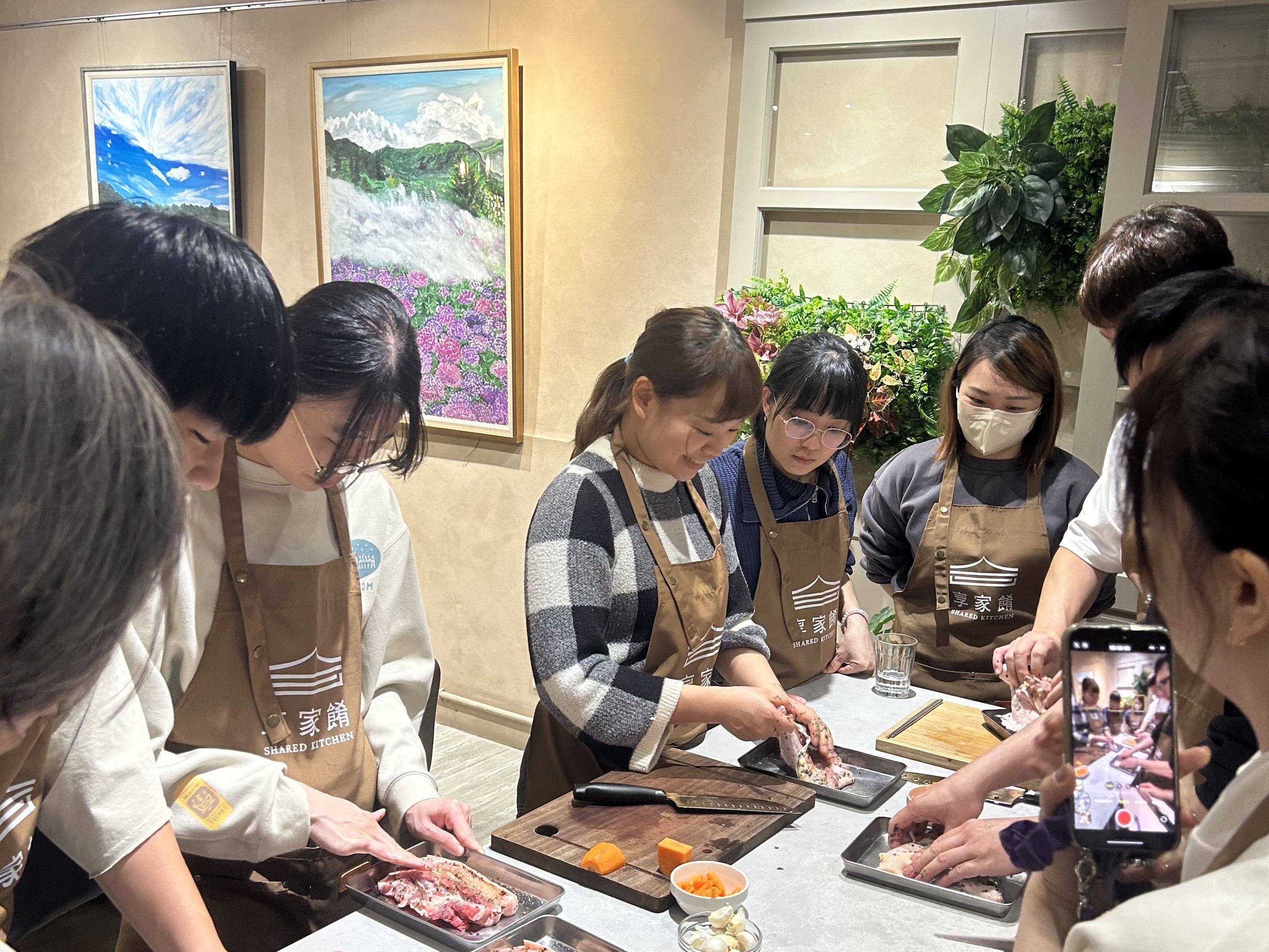 Taiwanese Indigenous Cuisine Experience in Dadaocheng