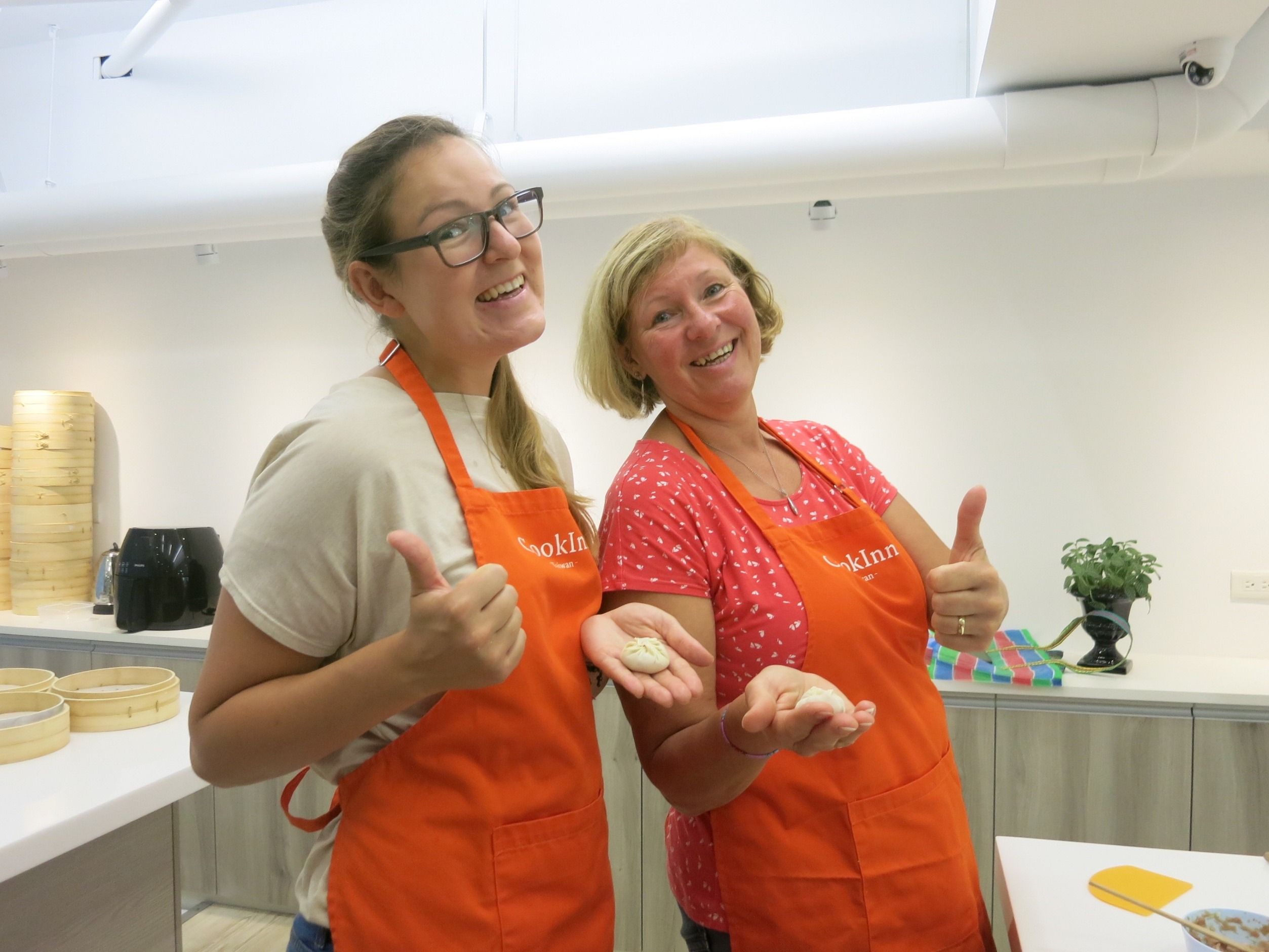 Taiwanese XiaoLongBao & Noodles Cooking Class (incl. Traditional Market Tour)