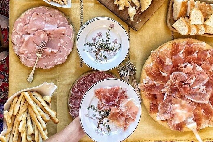 A Taste of Bologna: Guided Food Walking Tour
