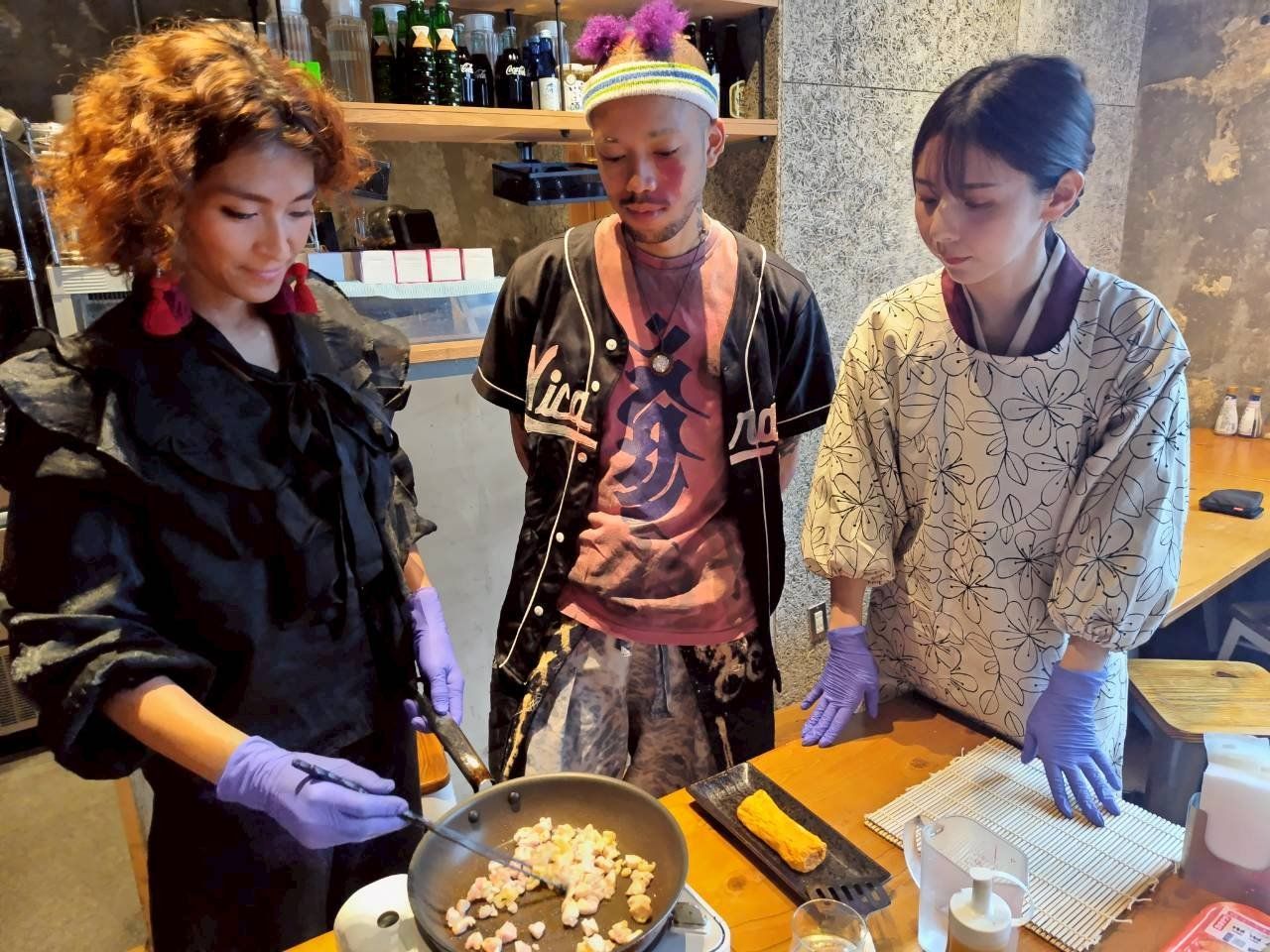 Maki Sushi & Chicken Onigiri Cooking Experience in Osaka