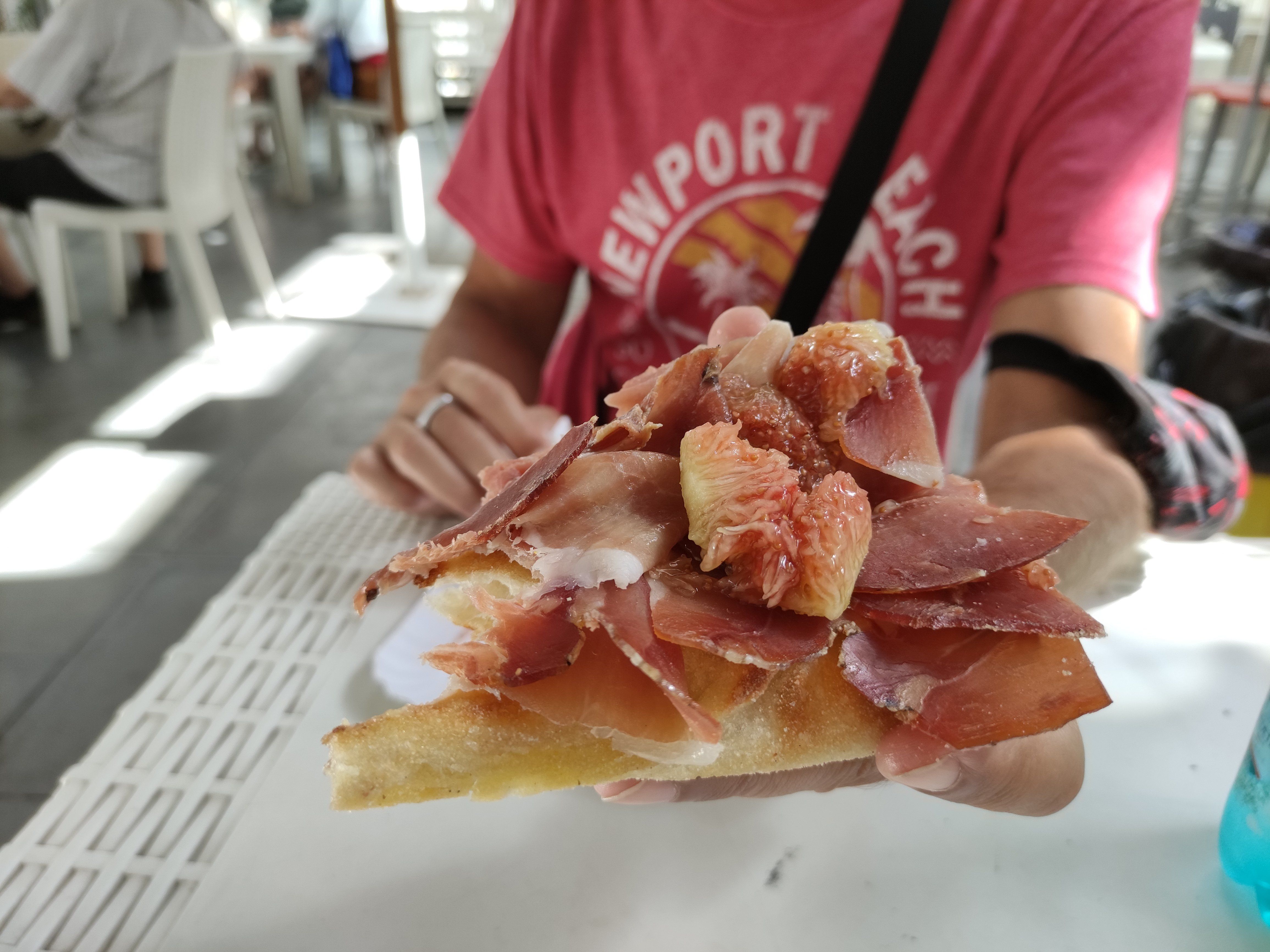 A Taste of Testaccio in Rome: Walking Tour with Market Tastings