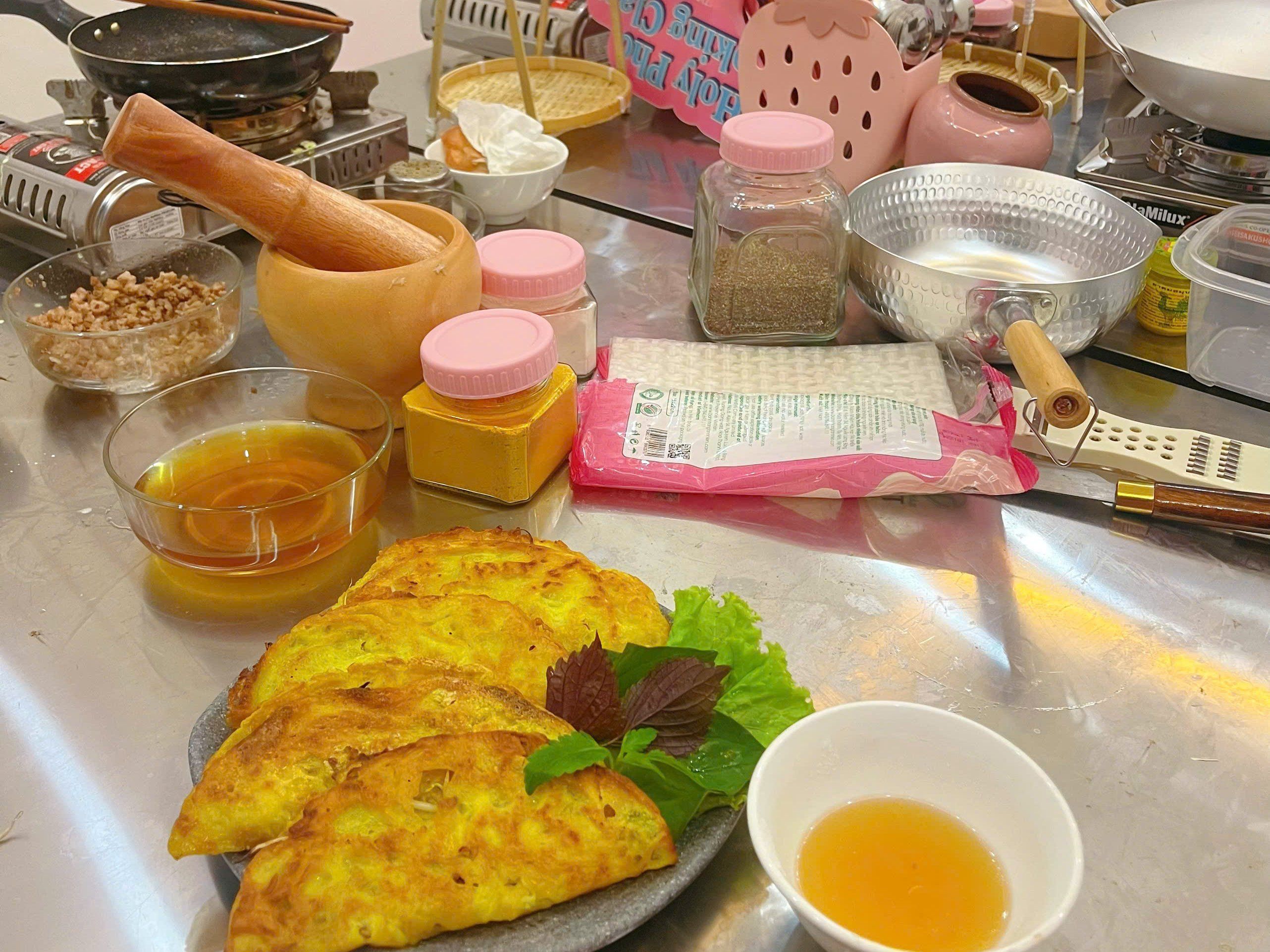 Taste of Saigon: Market Tour & Vietnamese Cooking in a Cozy Pink Kitchen