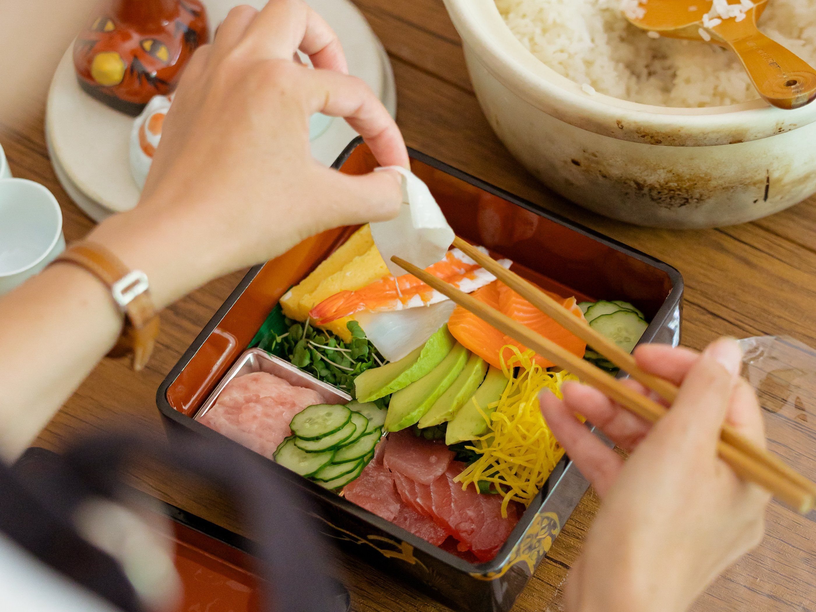 Temari Sushi Experience with Matcha & Wellness Tips in Roppongi