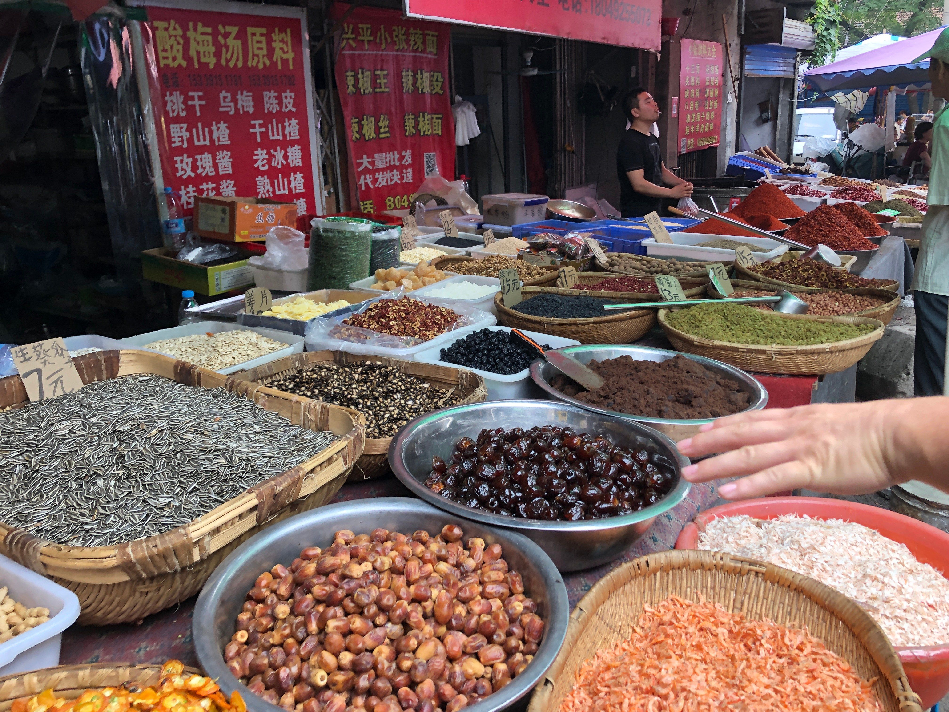 Day Tour with Noodle Making, Wet Market Visit, and Terracotta Warriors