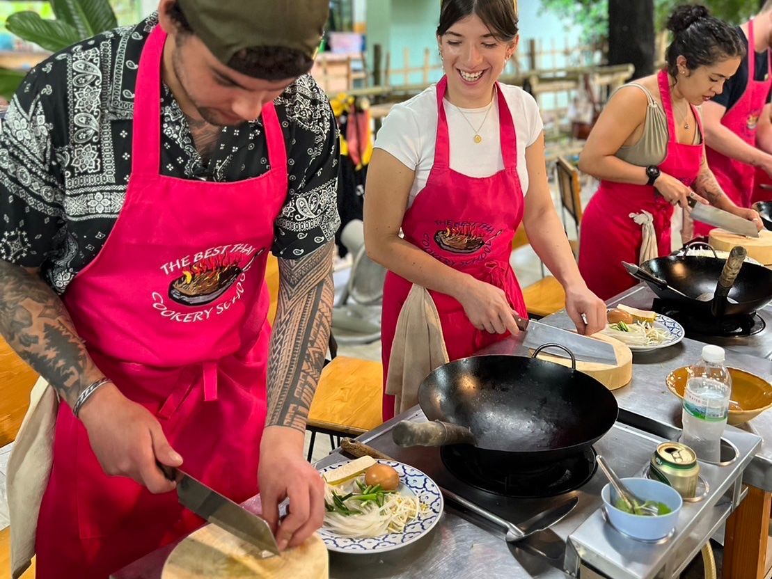 Thai Cooking Class in Organic Farm with Local Market Tour