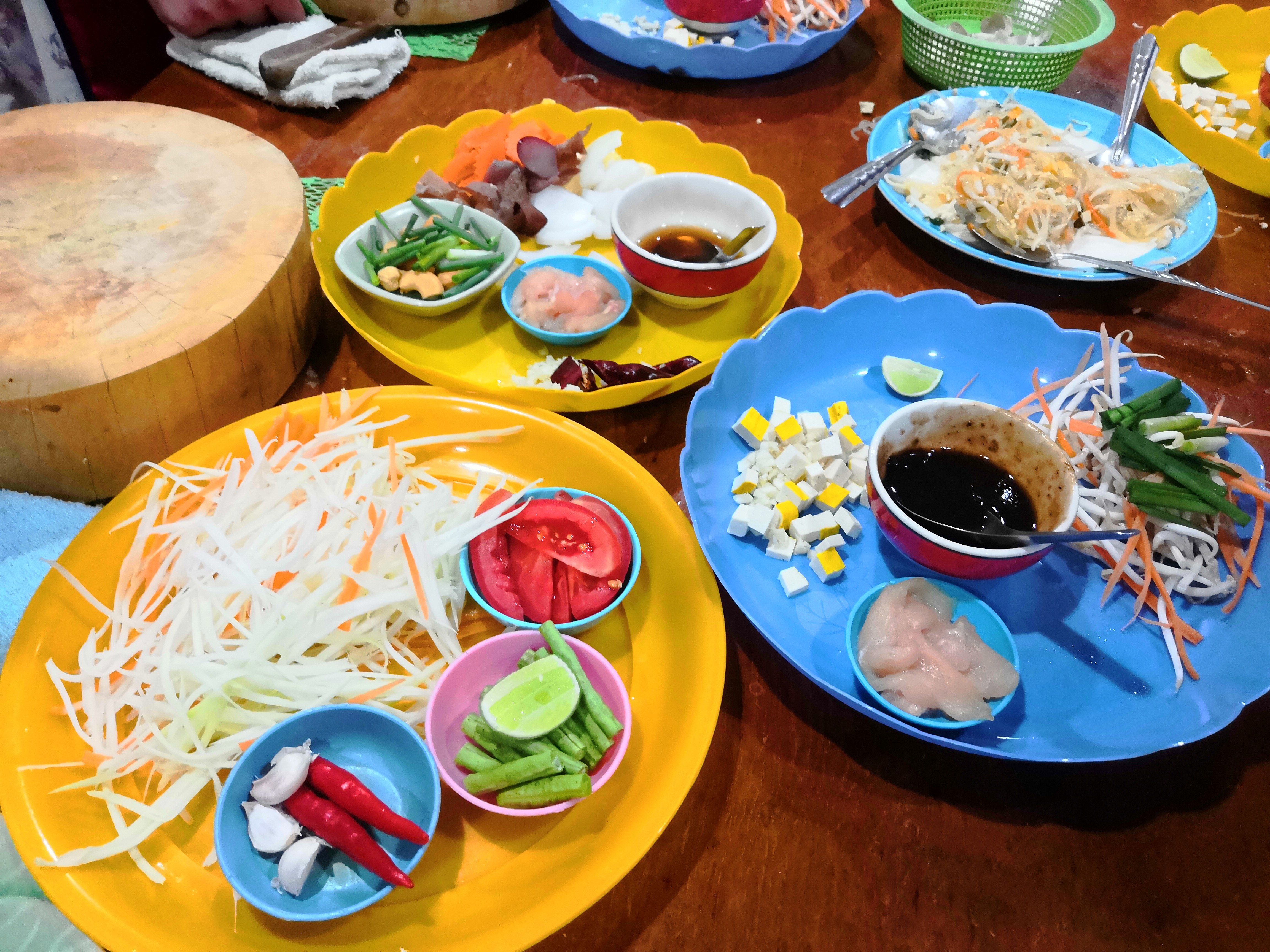 Discover the Secrets of Thai Cooking and have fun with a Market Tour
