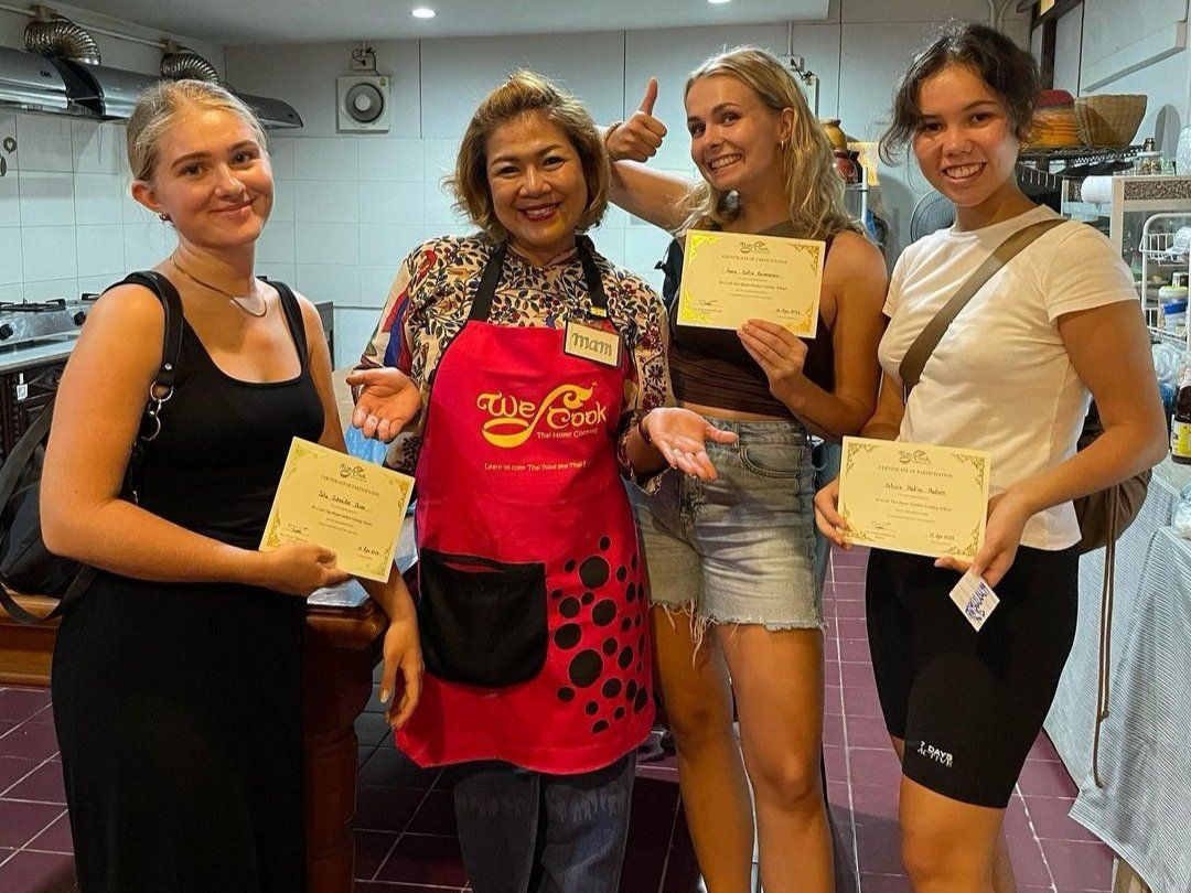 Discover the Secrets of Thai Cooking and have fun with a Market Tour