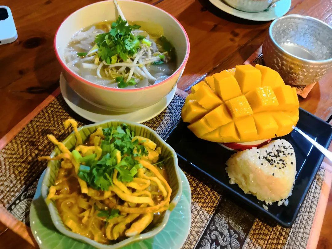 Discover the Secrets of Thai Cooking and have fun with a Market Tour