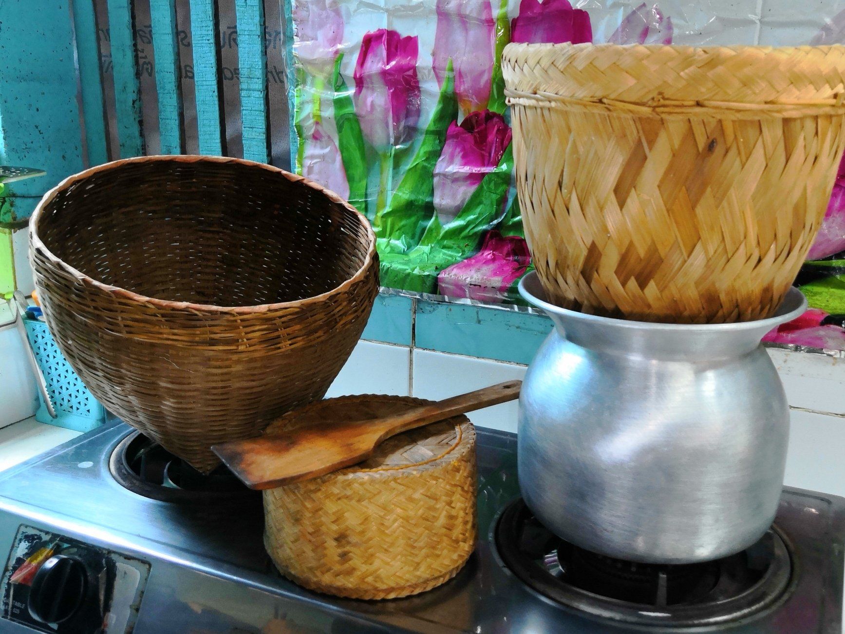 Discover the Secrets of Thai Cooking and have fun with a Market Tour