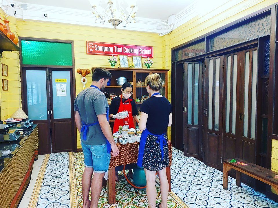 Thai Cooking Class with Morning Market Shopping and Tour in Silom