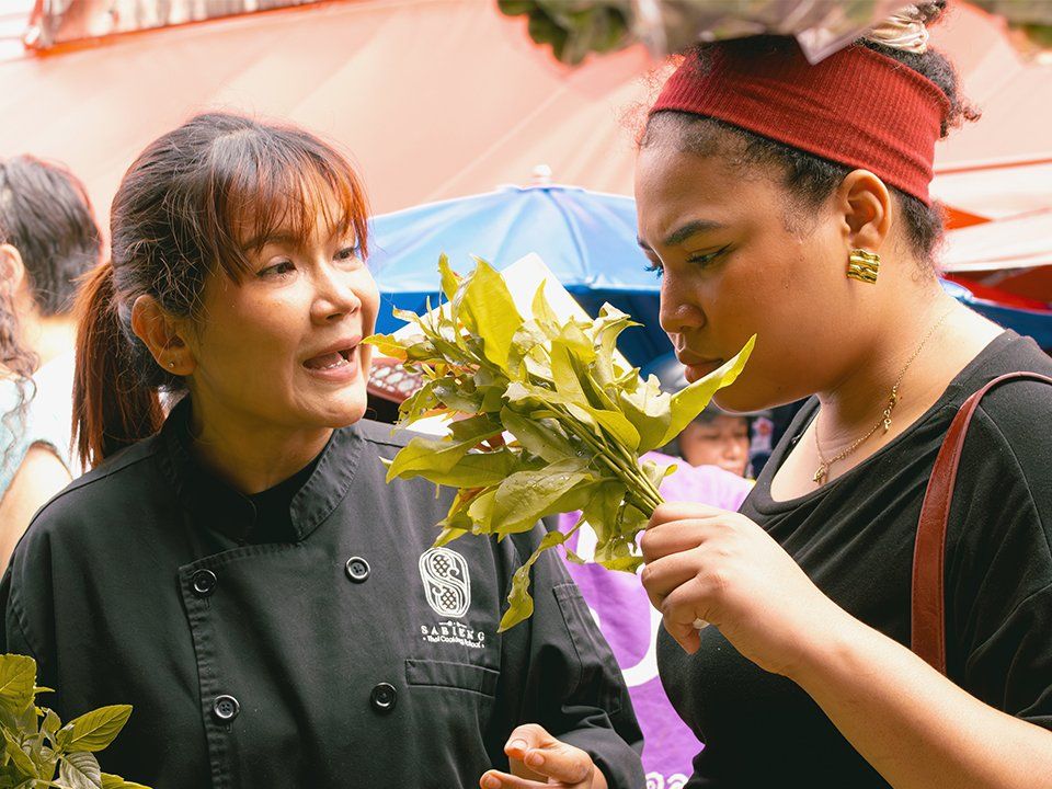 Thai Food 101 Adventure – Market, Tuk-Tuk & Cooking Experience