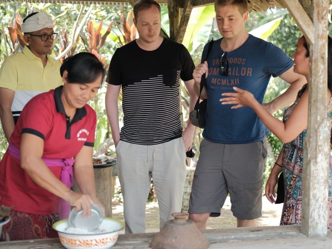 The Balinese Cooking Adventure: Traditional House Tour, Farm Visit, and Authentic Cuisine