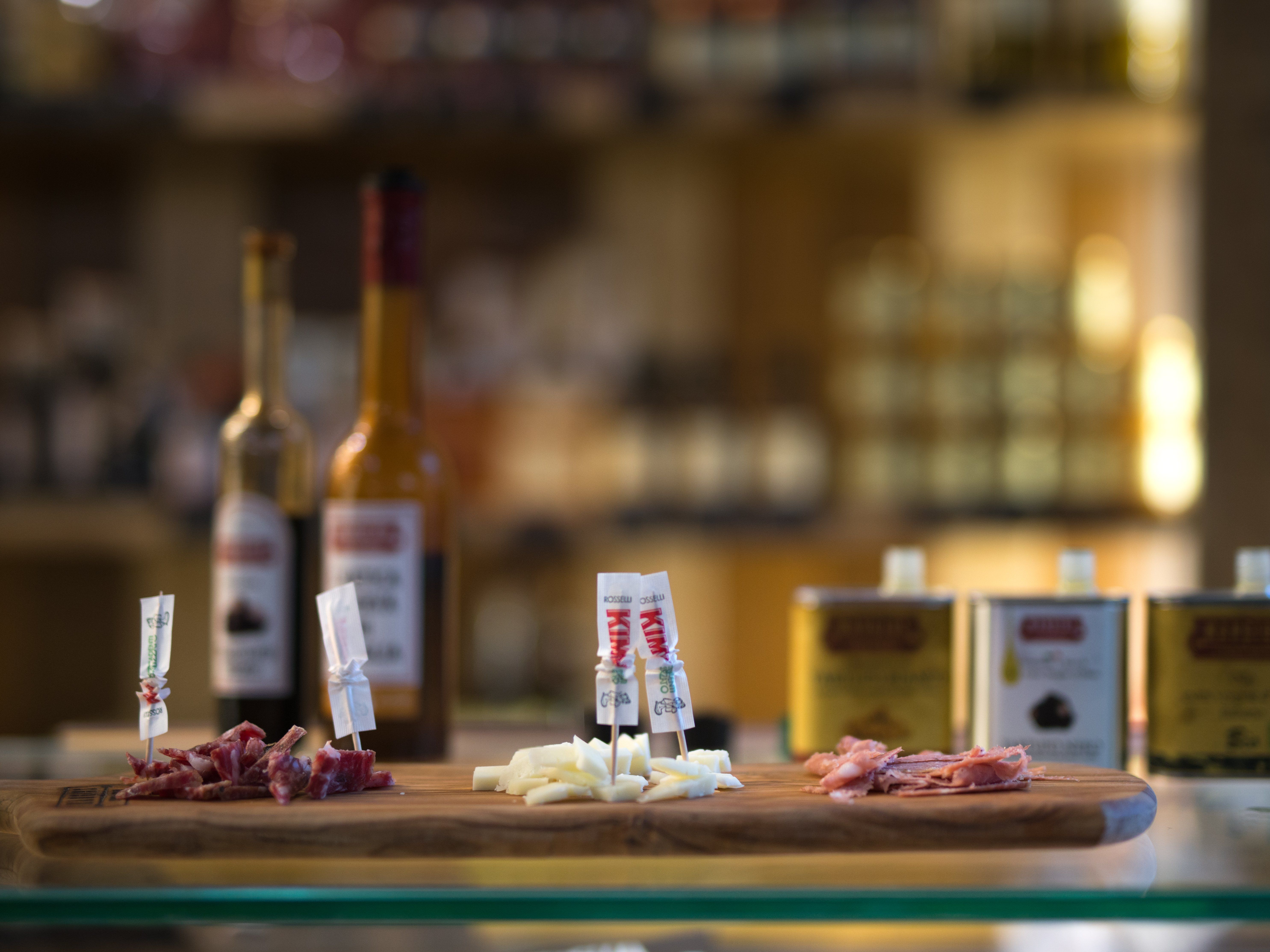 Tuscan Market Tour and 4 Course Authentic Cooking Class In Florence