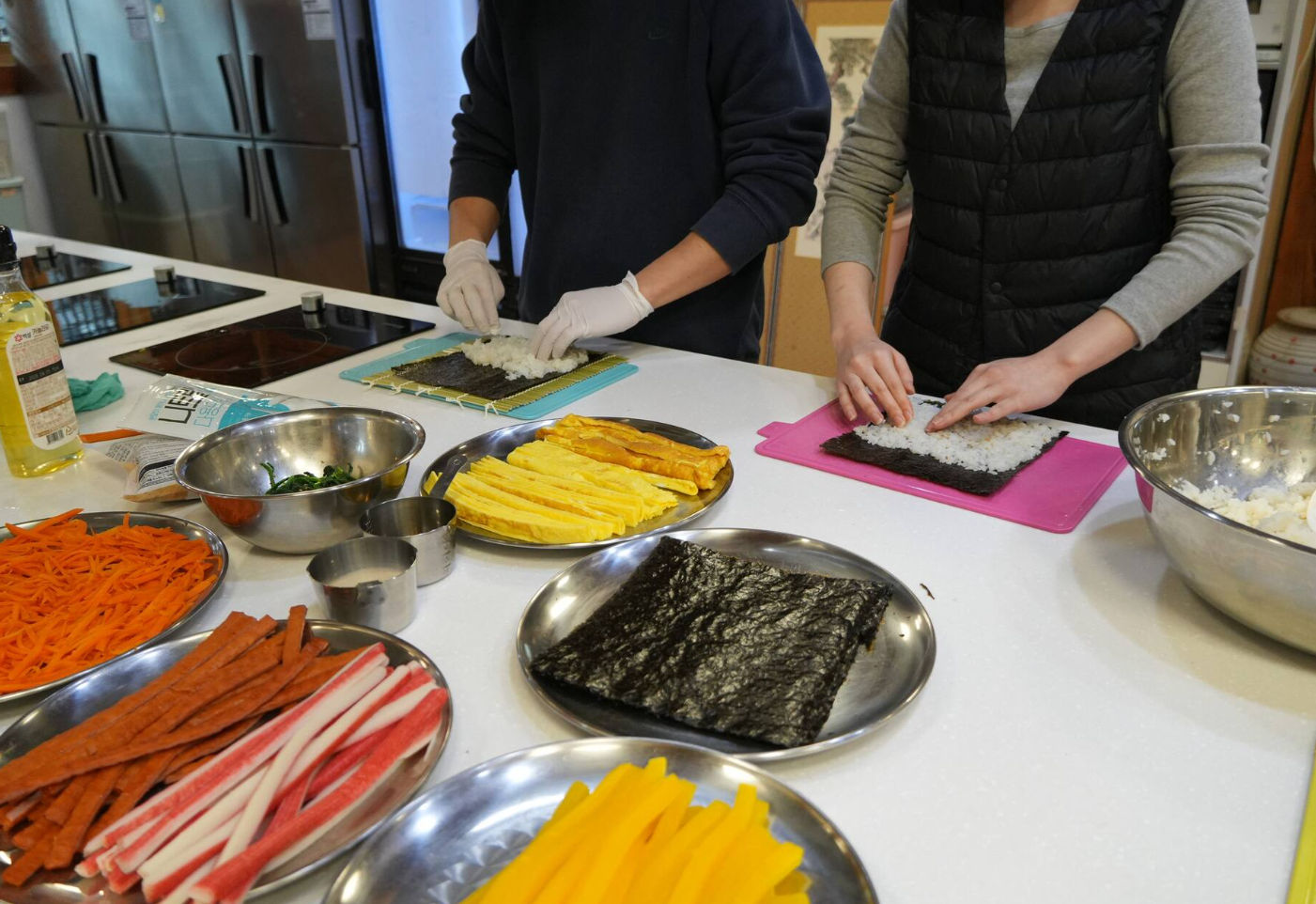 Suwon Experience: Gimbap & Tteok Making in a Hanok with Fortress Picnic
