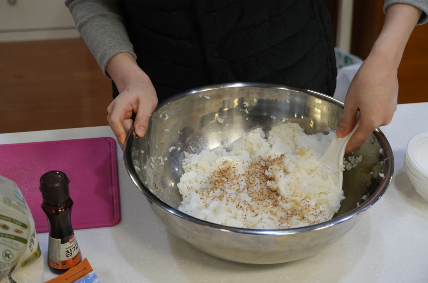 Suwon Experience: Gimbap & Tteok Making in a Hanok with Fortress Picnic