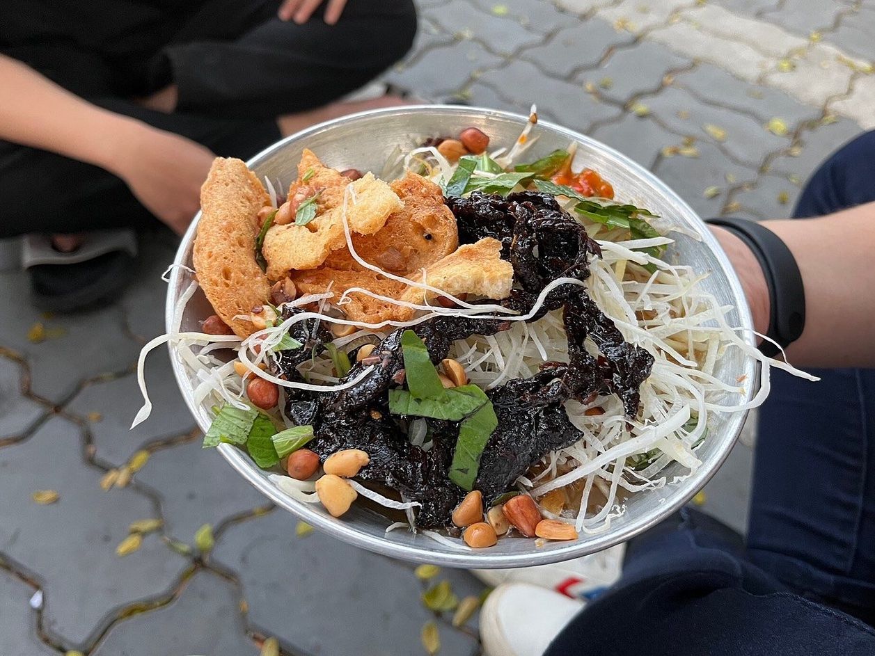Top Notch Street Food Motorbike Tour In Saigon