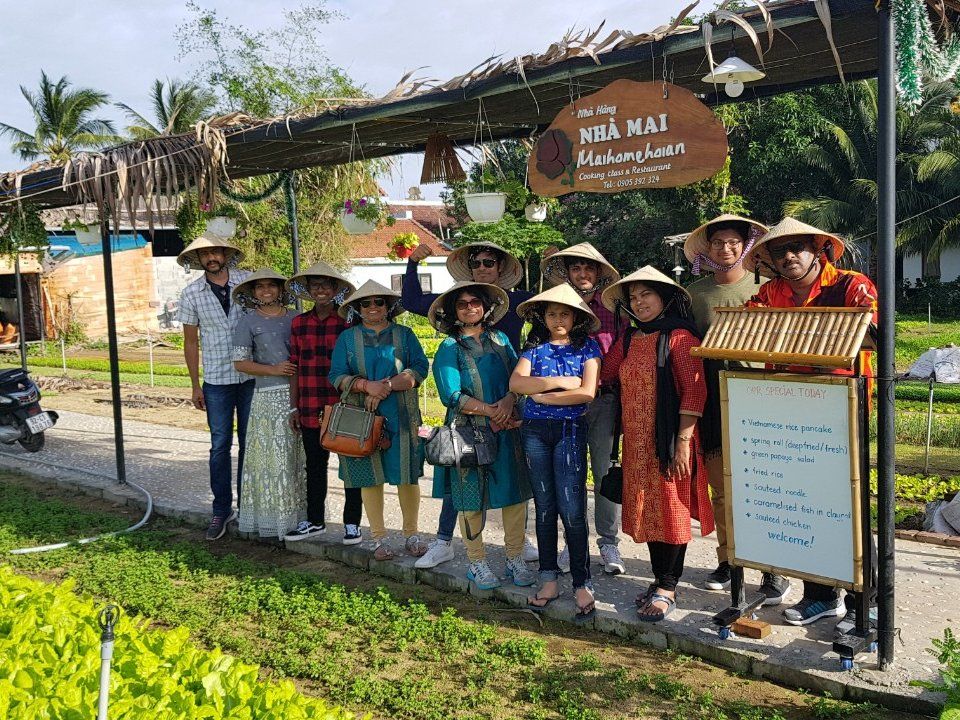 Hoi An Cooking Class with Market Visit and Bamboo Basket Boat Tour