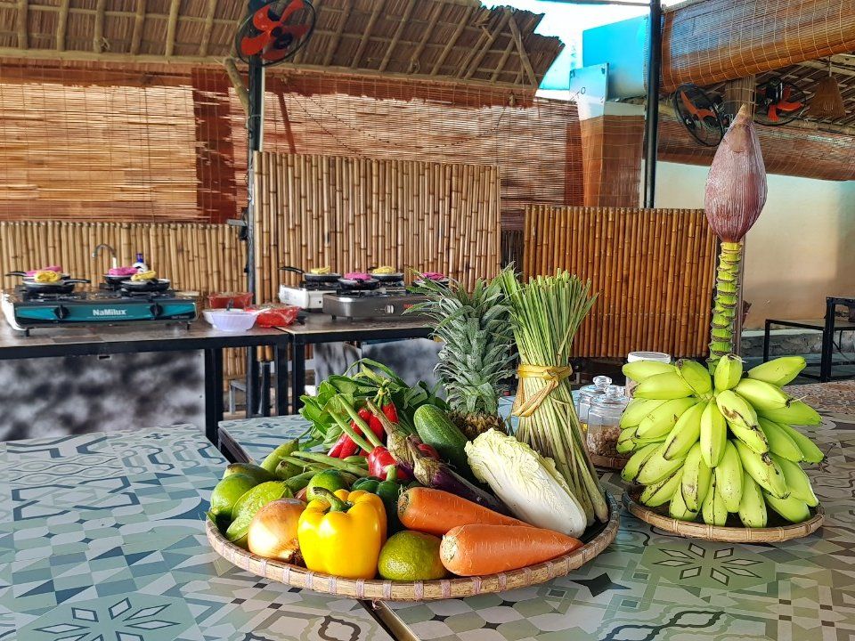 Hoi An Cooking Class with Market Visit and Bamboo Basket Boat Tour