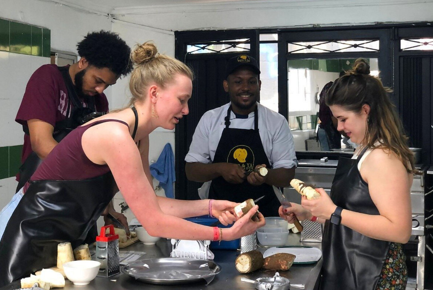 Experiencia de cocina tradicional de empanadas para grupos pequeños.