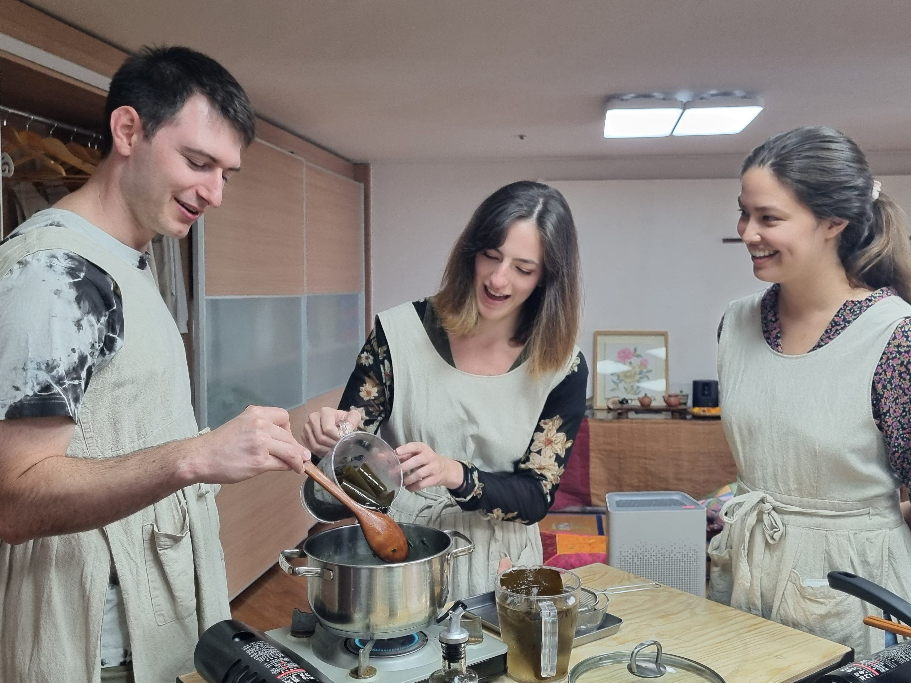 Traditional Korean Cooking Class and Dining Experience
