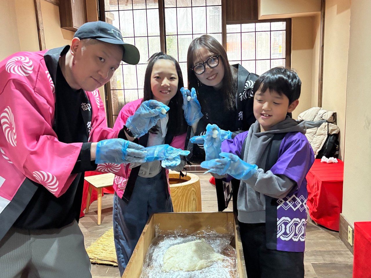 Traditional Mochi Pounding Experience with Tasting