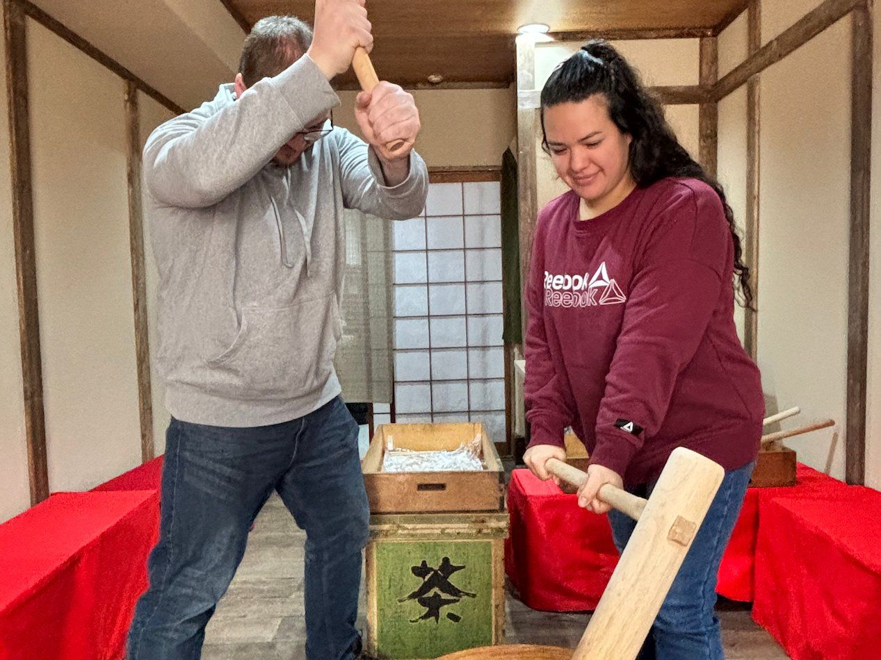 Traditional Mochi Pounding Experience with Tasting