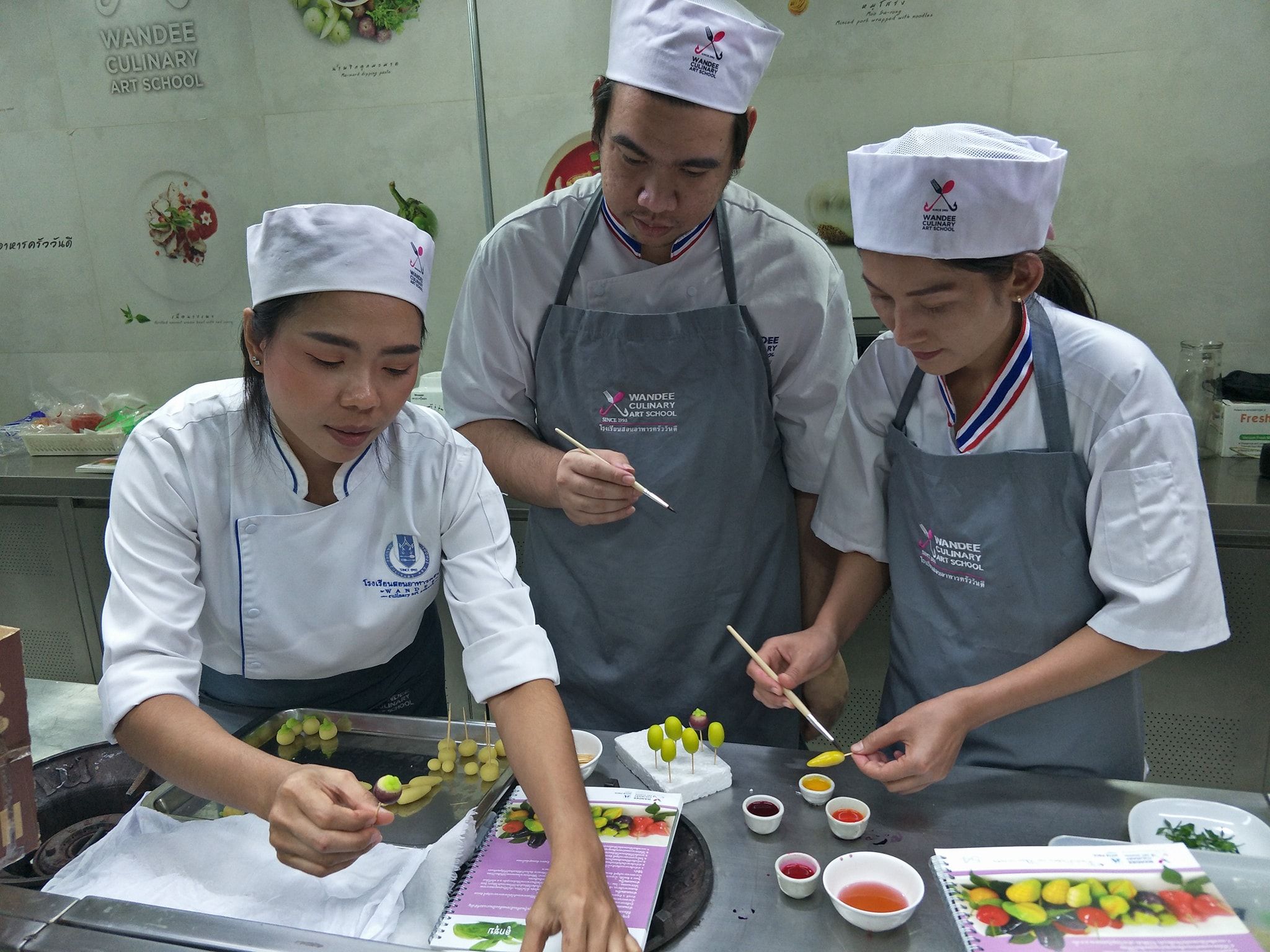 3-Course Cooking Class and Market Tour with Professional Chef