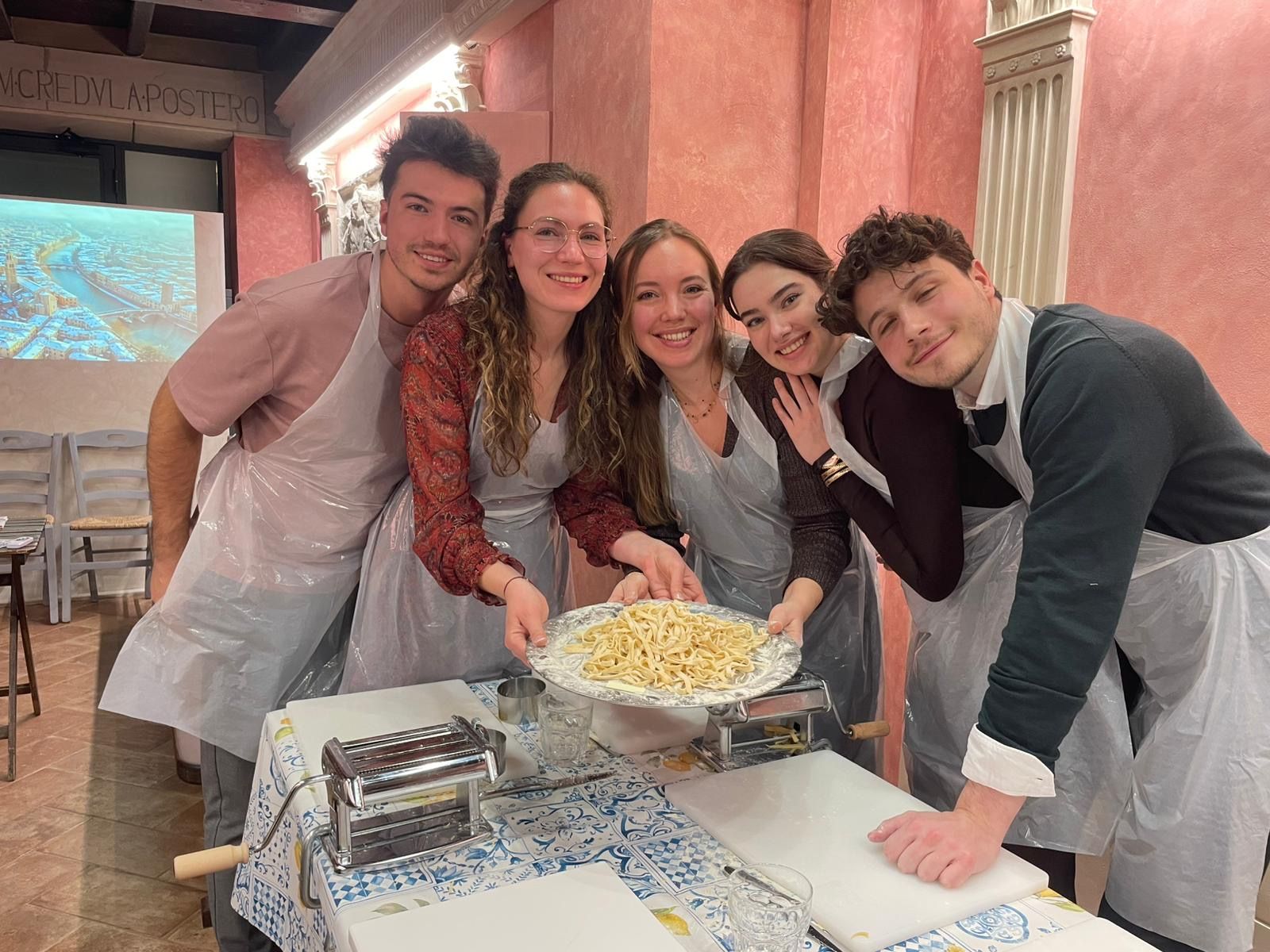 Trastevere Cooking Class: Fresh Pasta, Tiramisù & Italian Wine Experience