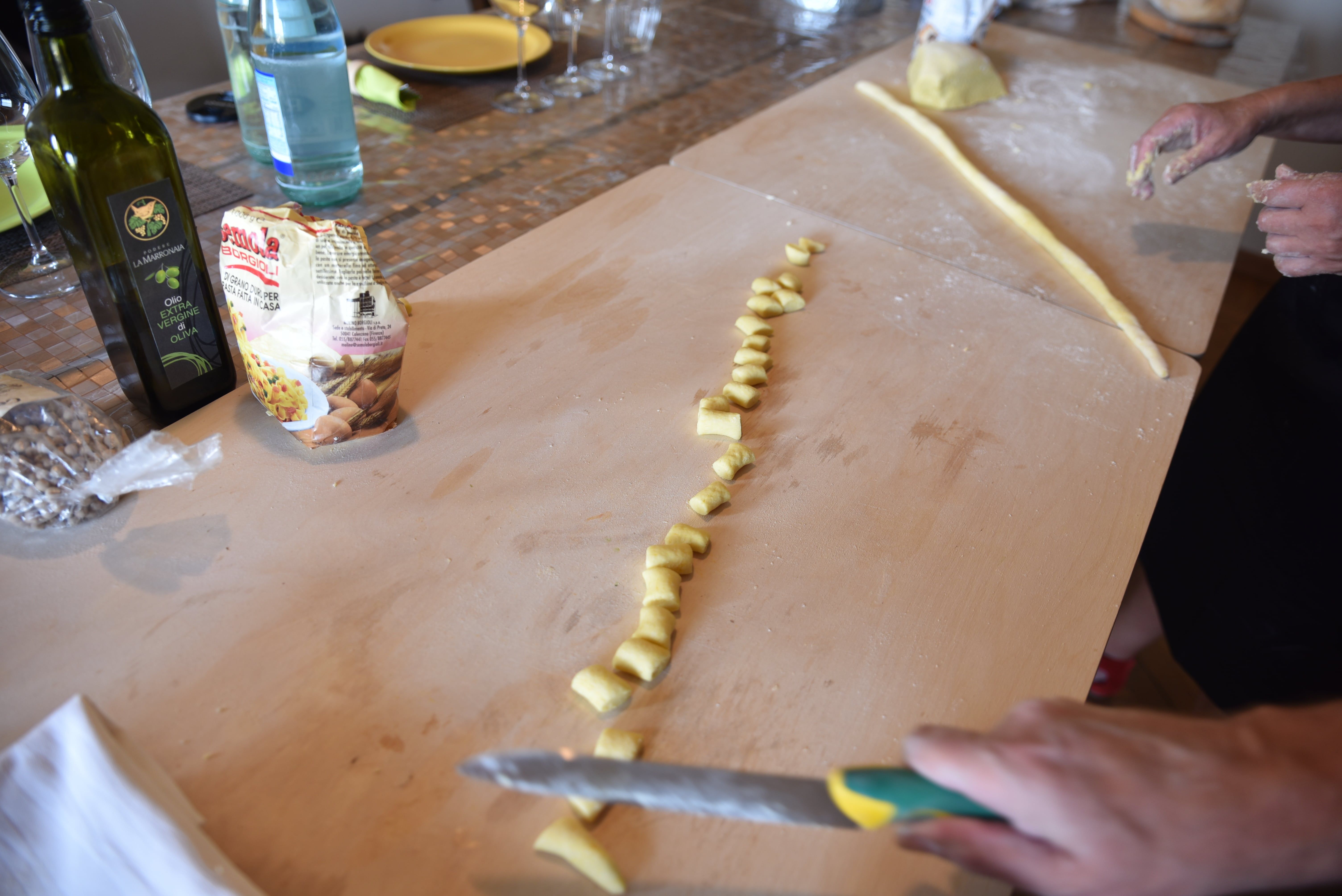 Tuscan Cooking Class and Organic Wine Tasting in Front of San Gimignano