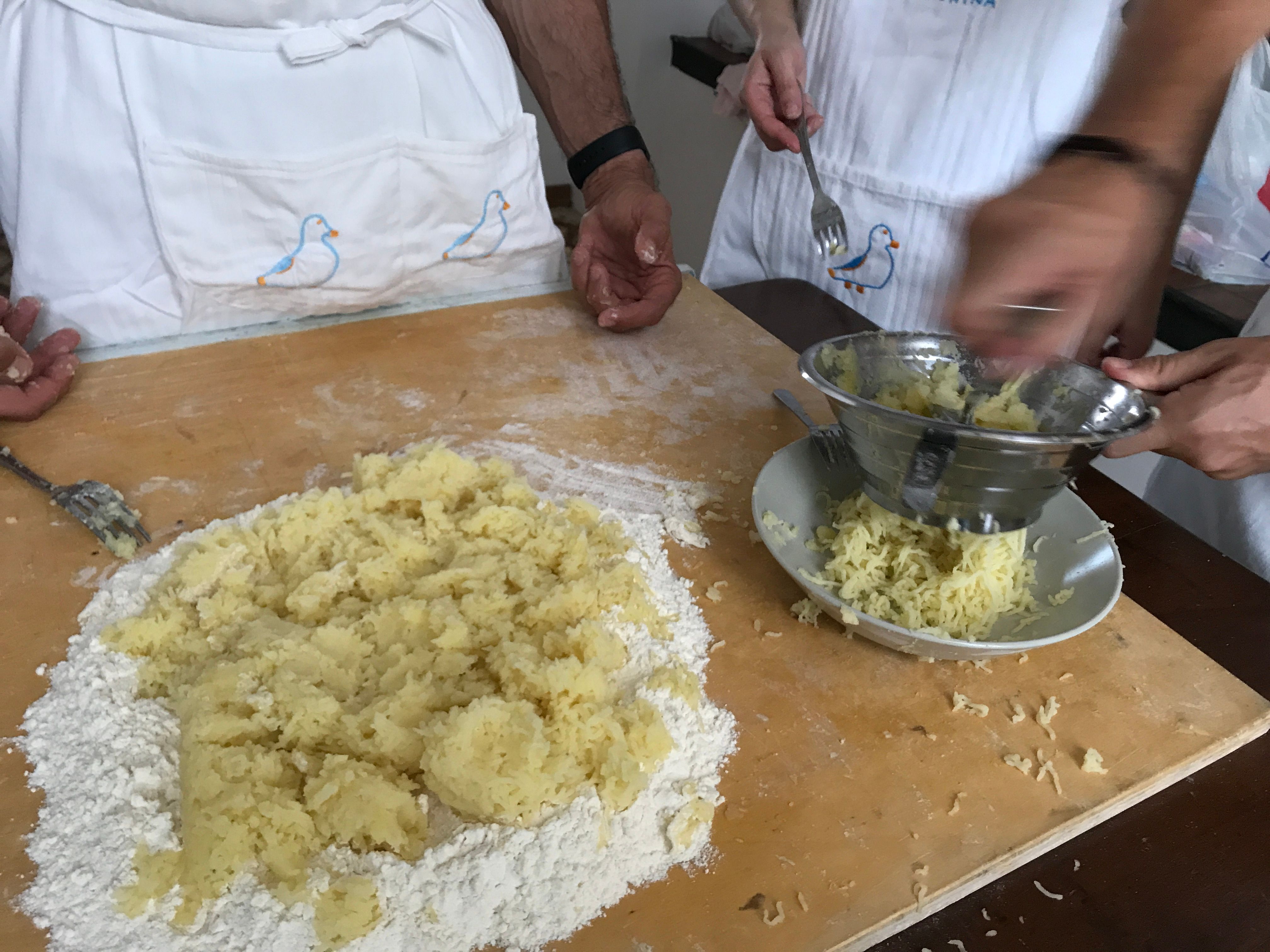 Rustic Tuscan Delights: Cooking with Chef Francesco in Siena Nature
