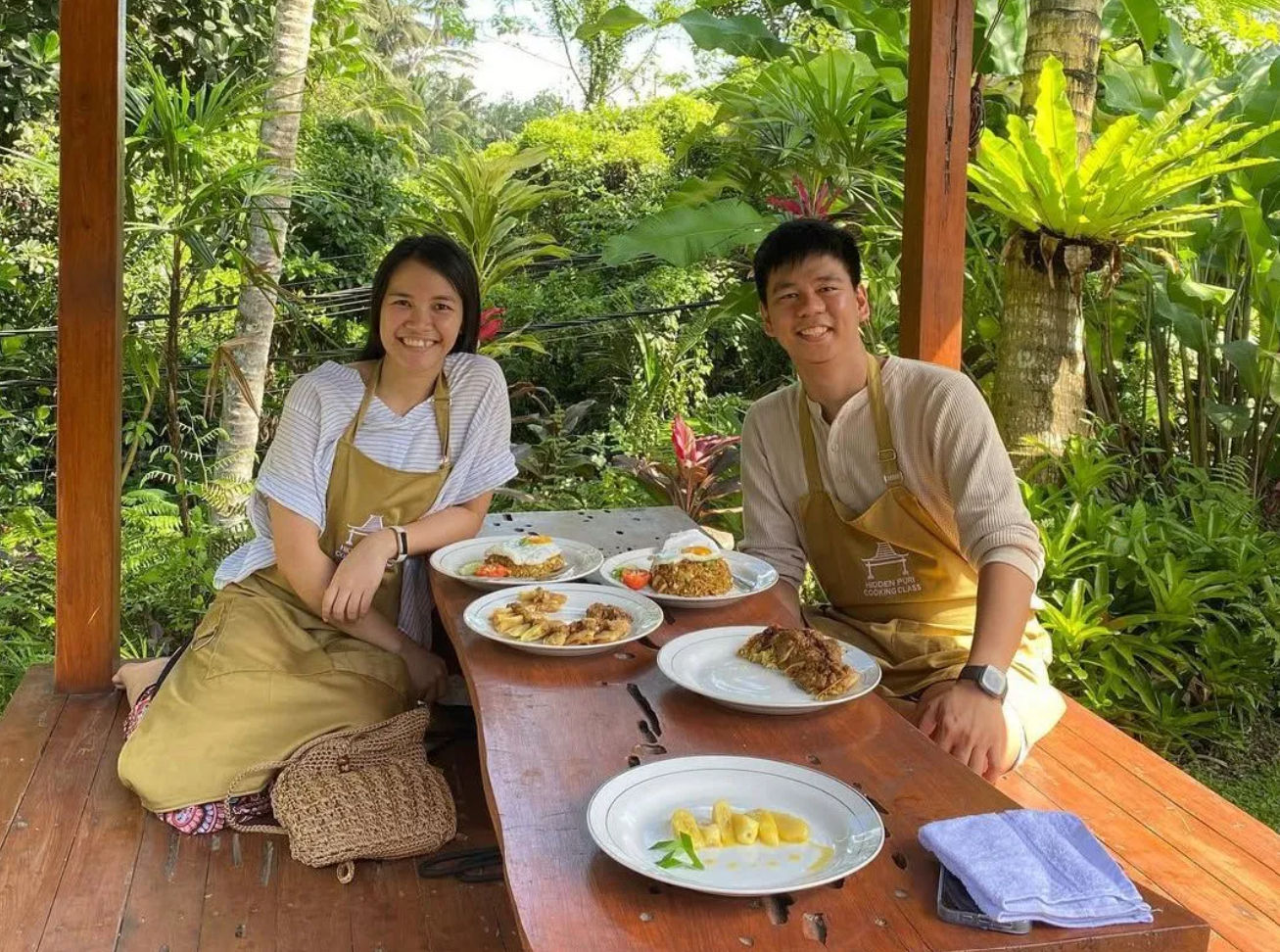 Ubud Morning Market Tour & Authentic Balinese Cooking Class with Rice Field Views