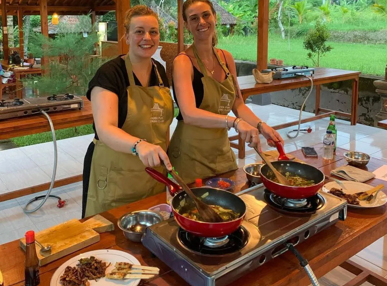 Ubud Morning Market Tour & Authentic Balinese Cooking Class with Rice Field Views