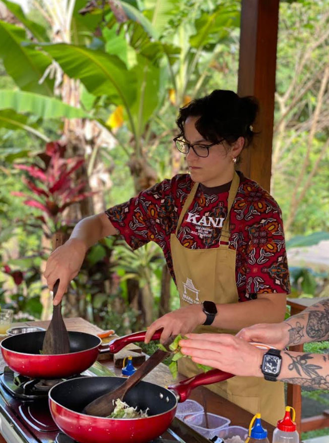 Ubud Morning Market Tour & Authentic Balinese Cooking Class with Rice Field Views