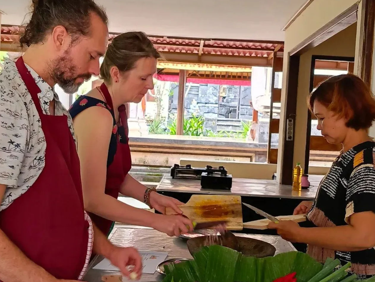 Uluwatu Local Market Tour & Authentic Balinese Cooking Class
