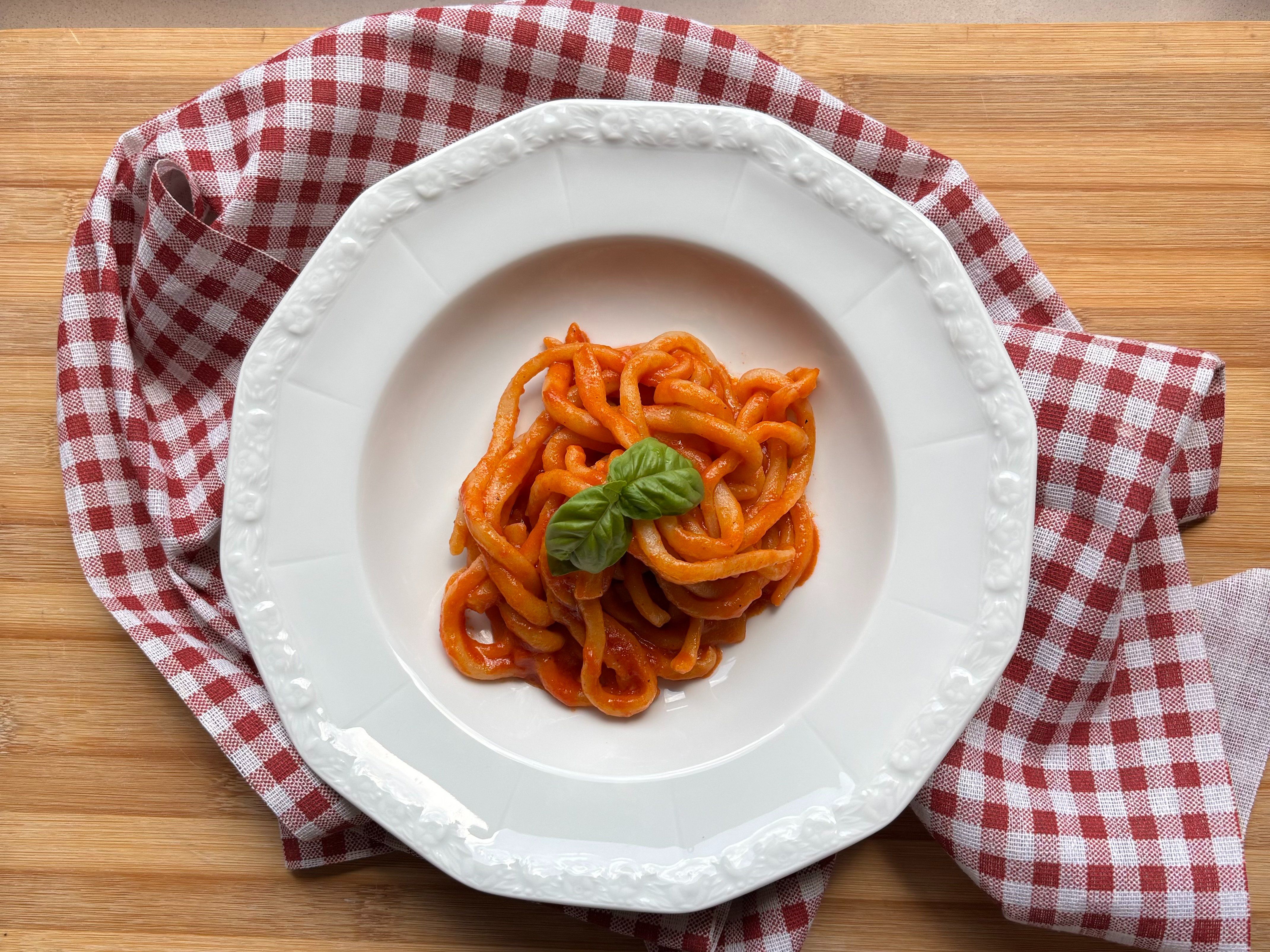 Vegan Cooking Class with Appetizers & Fresh Pasta in Tuscany