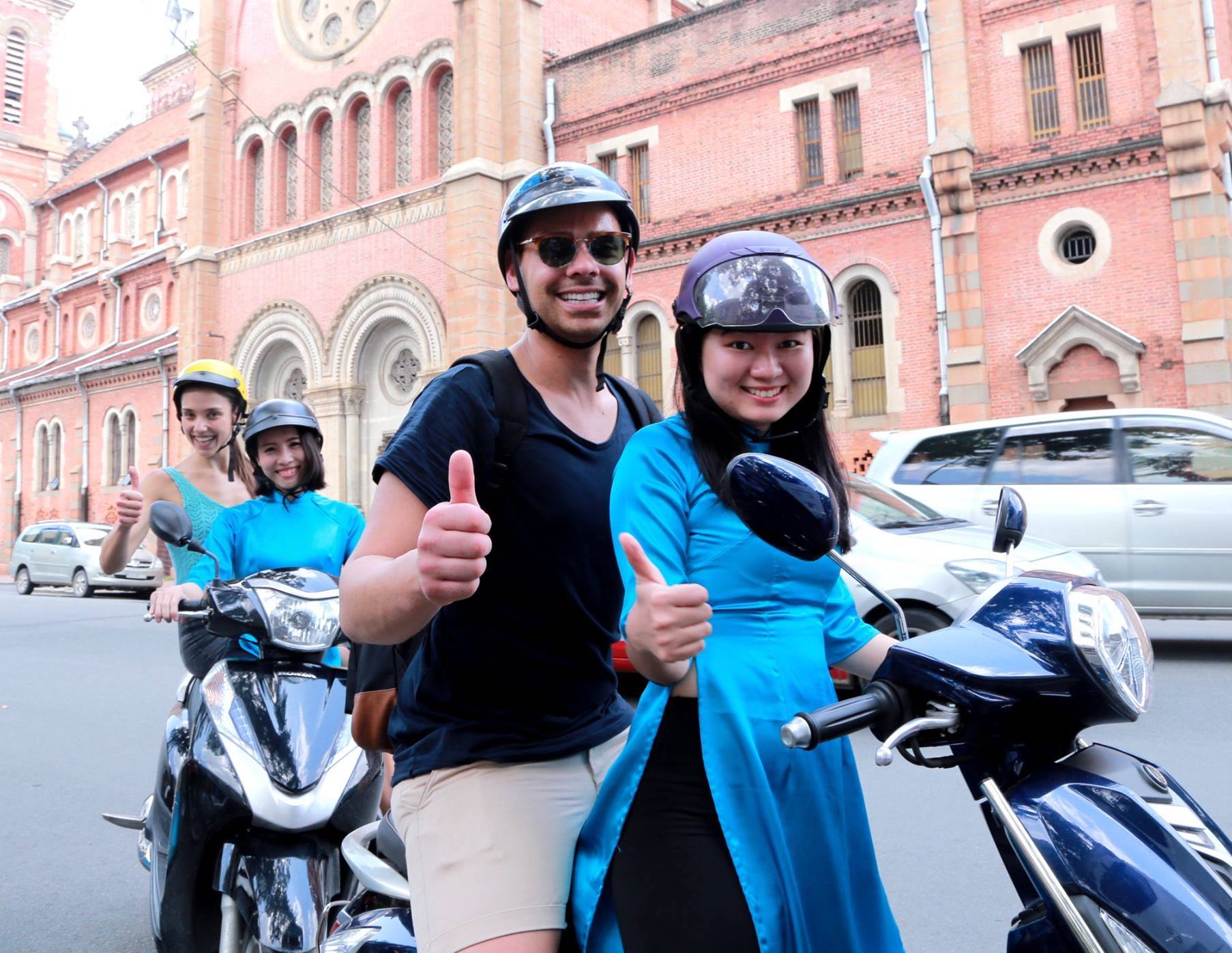 Vegan Food Tour on Scooter with Passionate Girl Riders