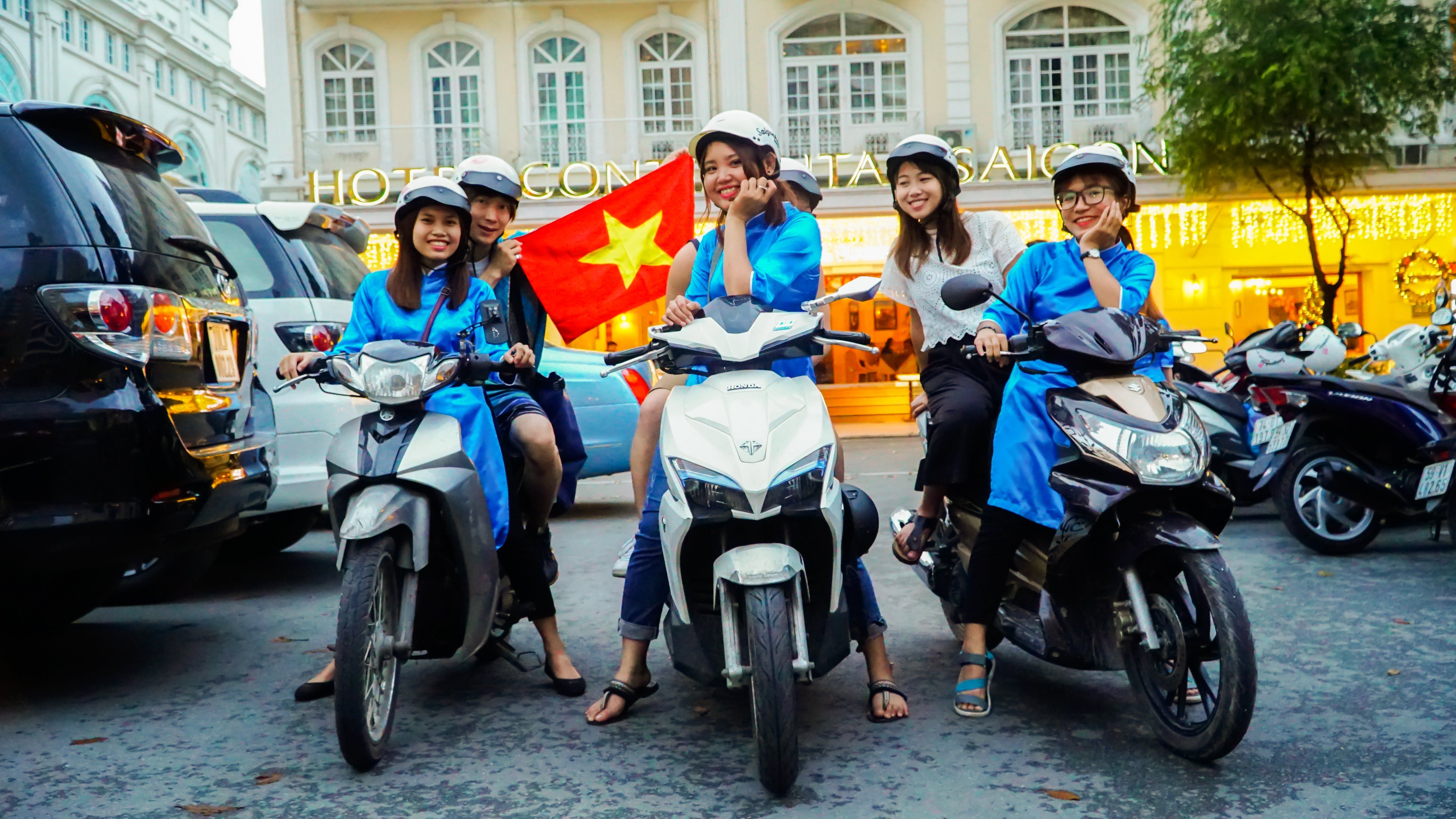 Vegan Food Tour on Scooter with Passionate Girl Riders