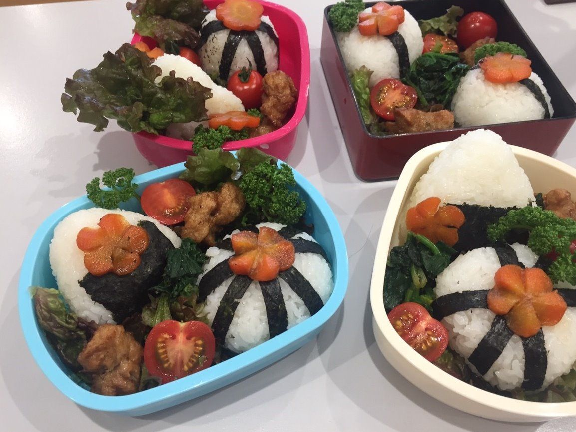 https://image.cookly.me/images/vegan-kawaii-bento-making-and-supermarket-tour-with-a-japanese-mama_rQEMnRR.jpeg