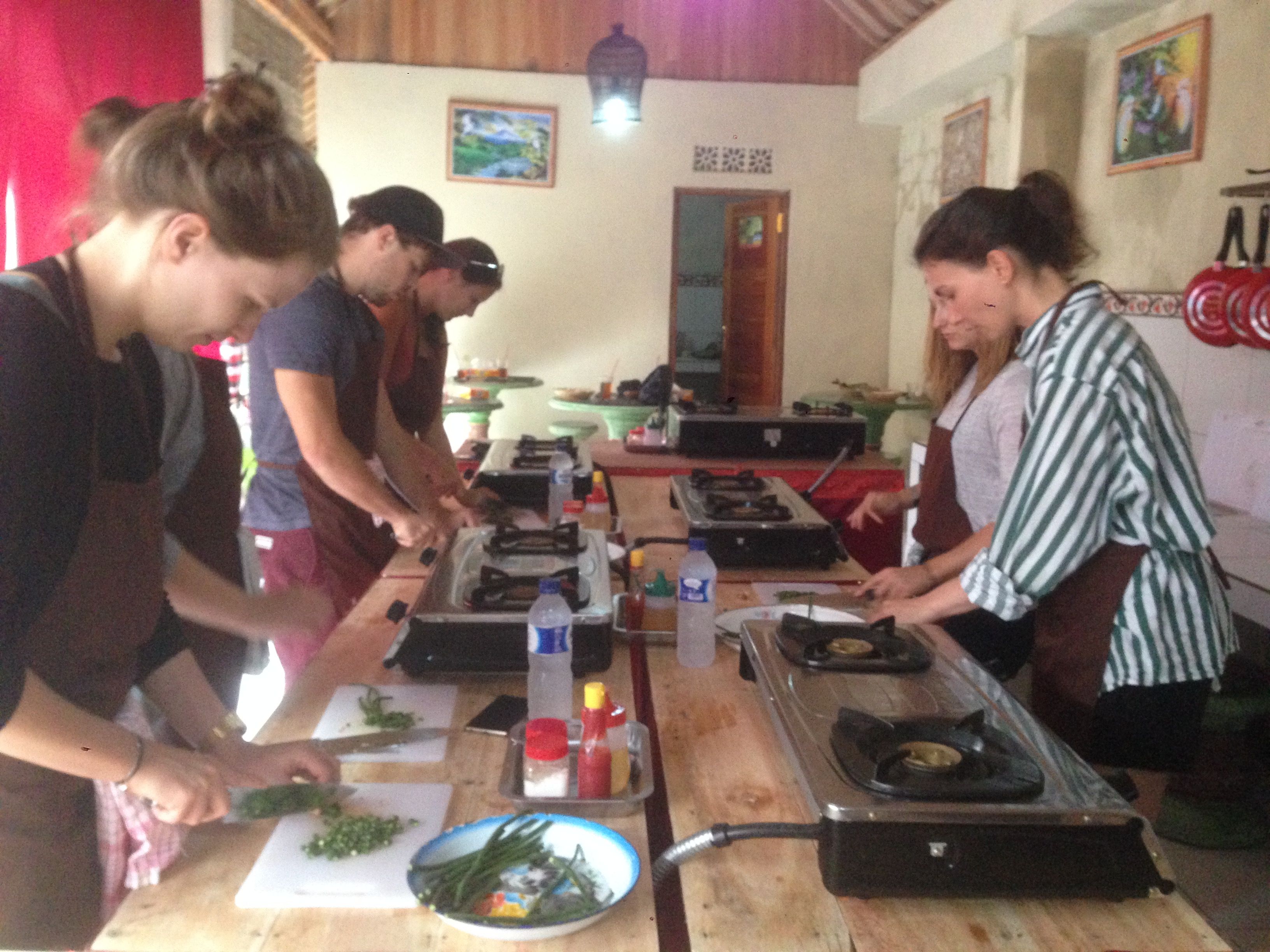 Market Tour + Cooking Class + Rice Paddies Visit + Lunch at Balinese House - (Solo Partcipants)