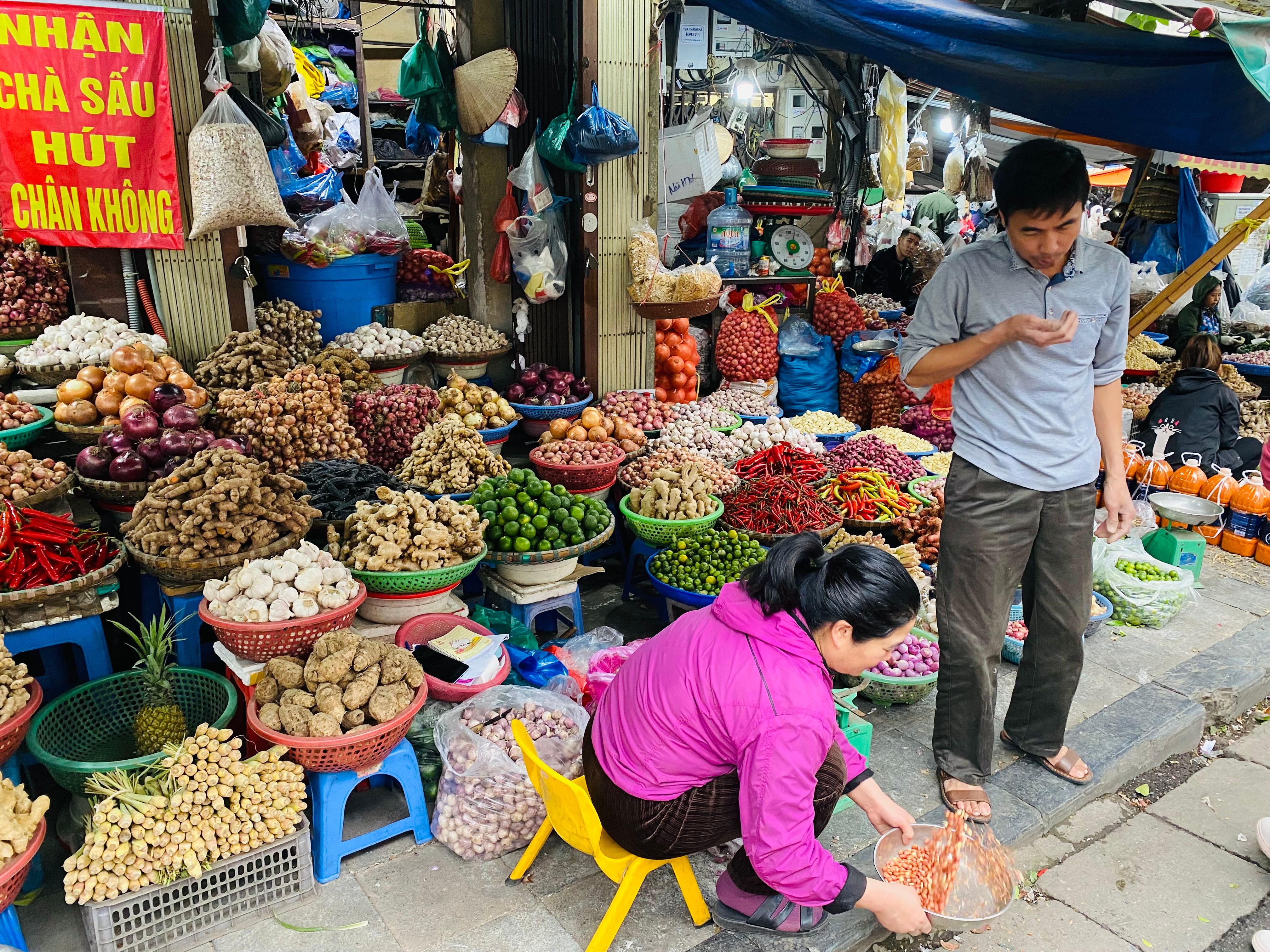 Vegan Street Food Tour and Stories of Hanoi
